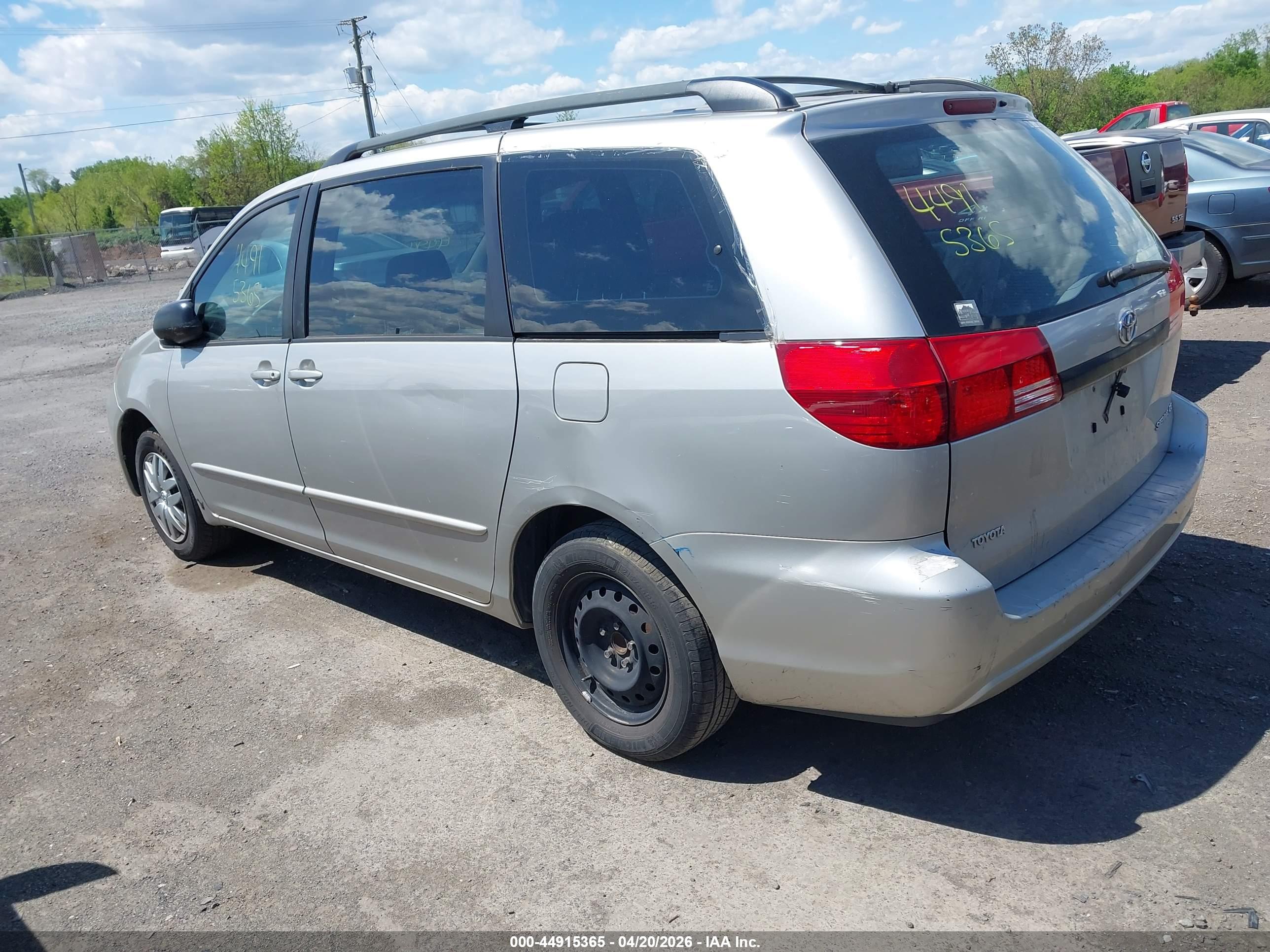 TOYOTA SIENNA image 3