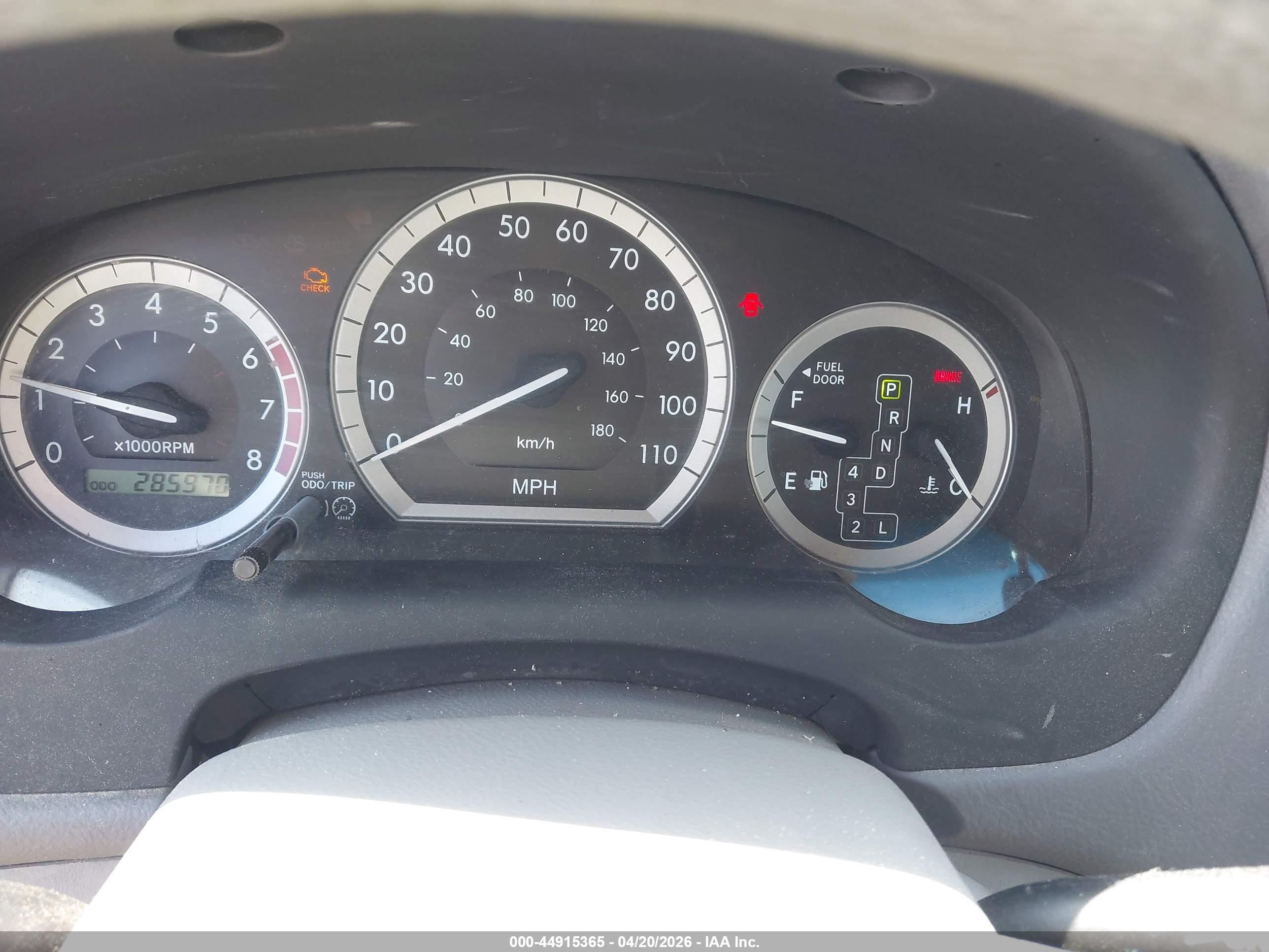 TOYOTA SIENNA image 7