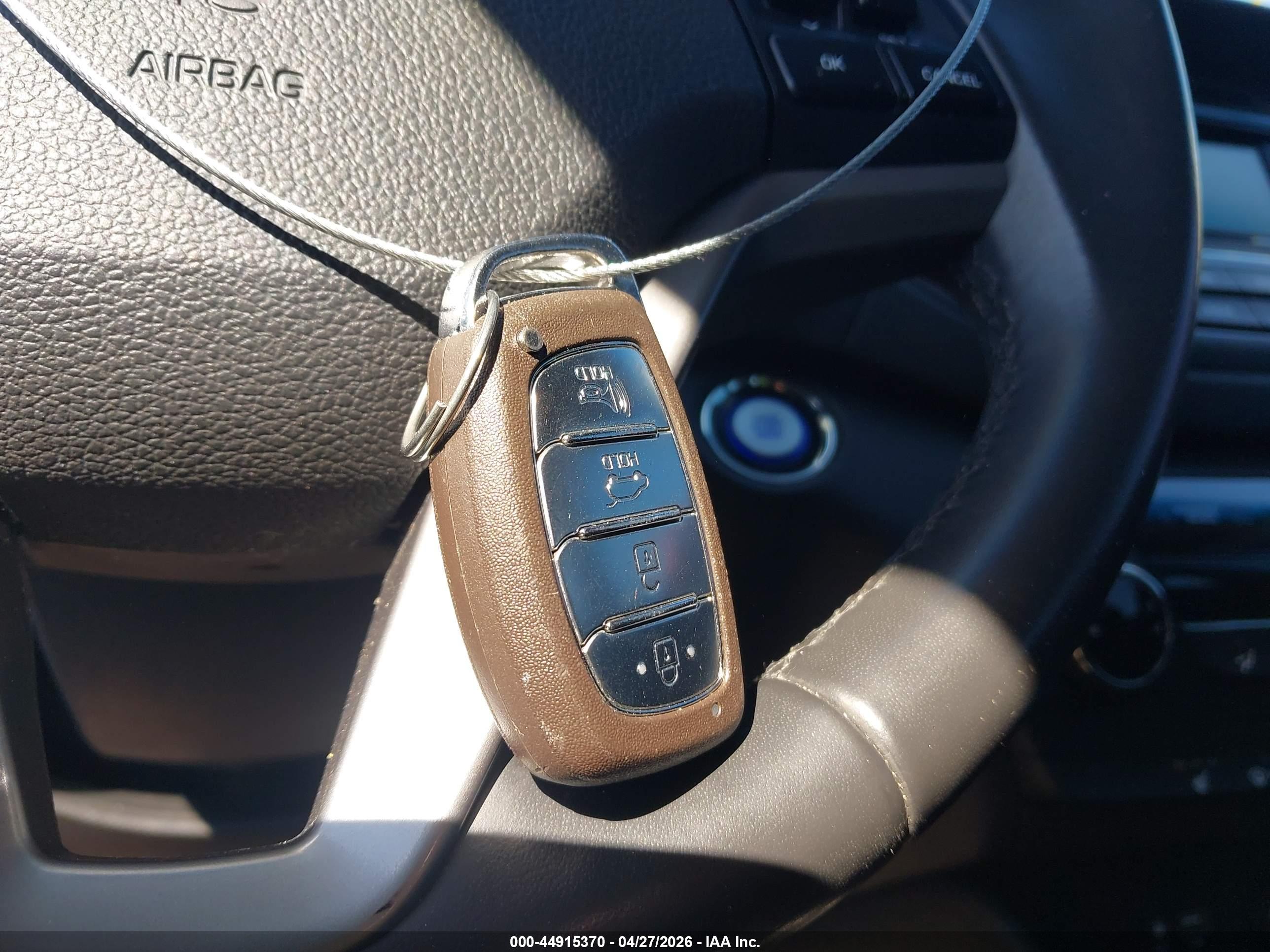 HYUNDAI TUCSON image 11