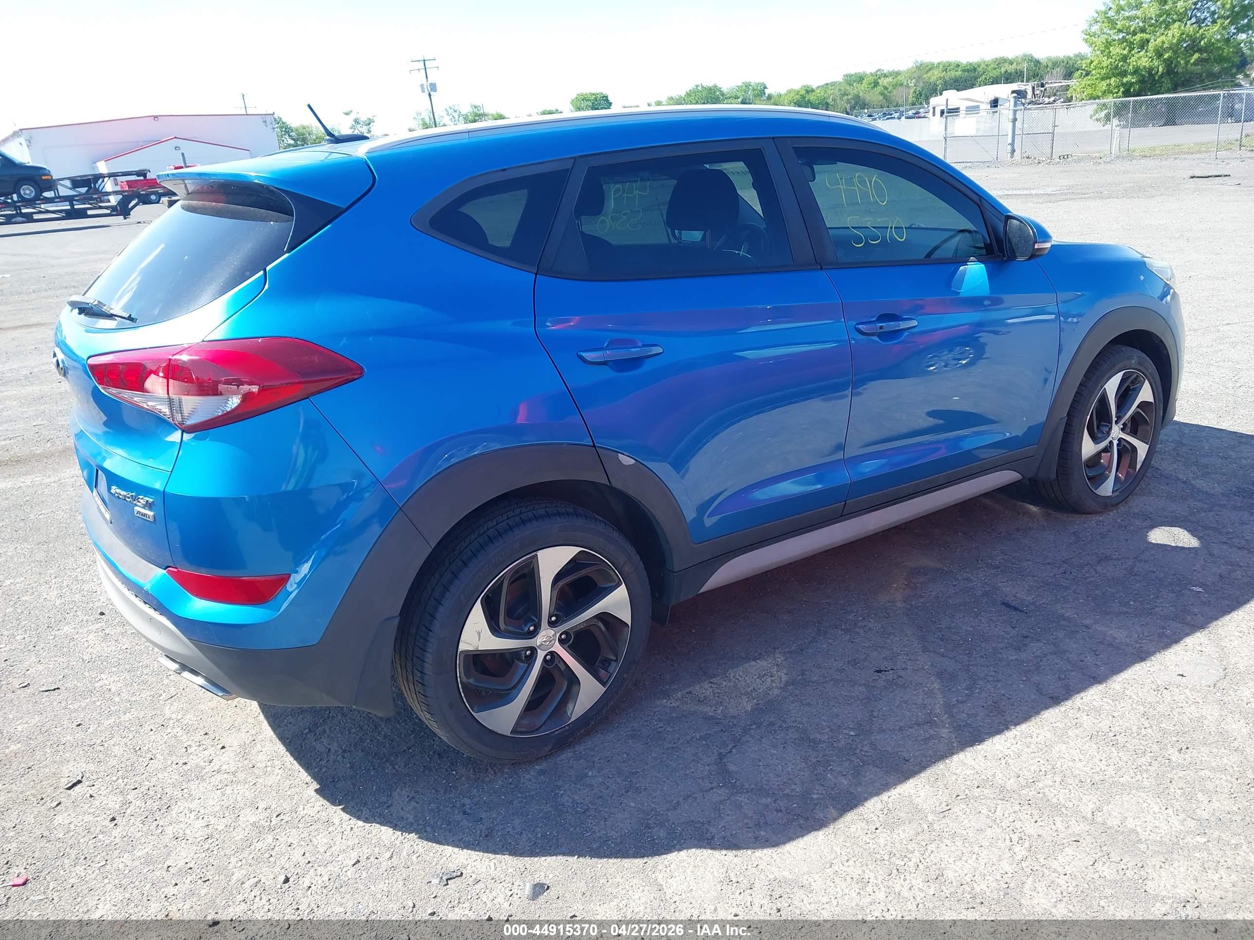 HYUNDAI TUCSON image 4