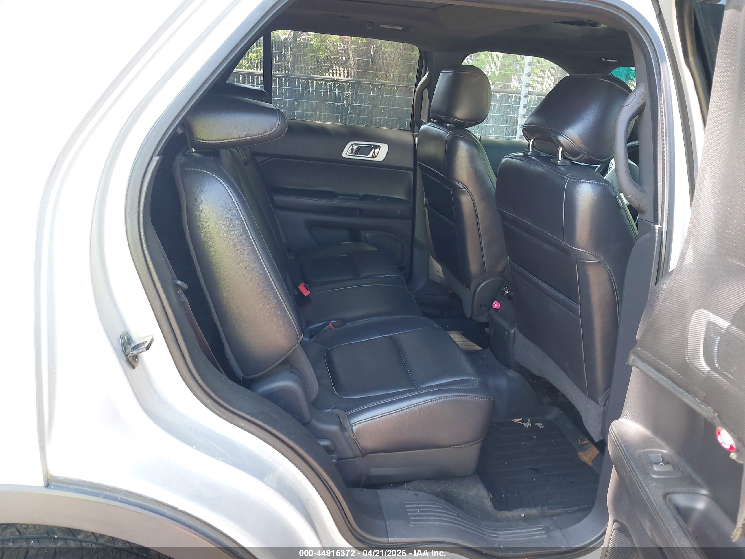 FORD EXPLORER image 8