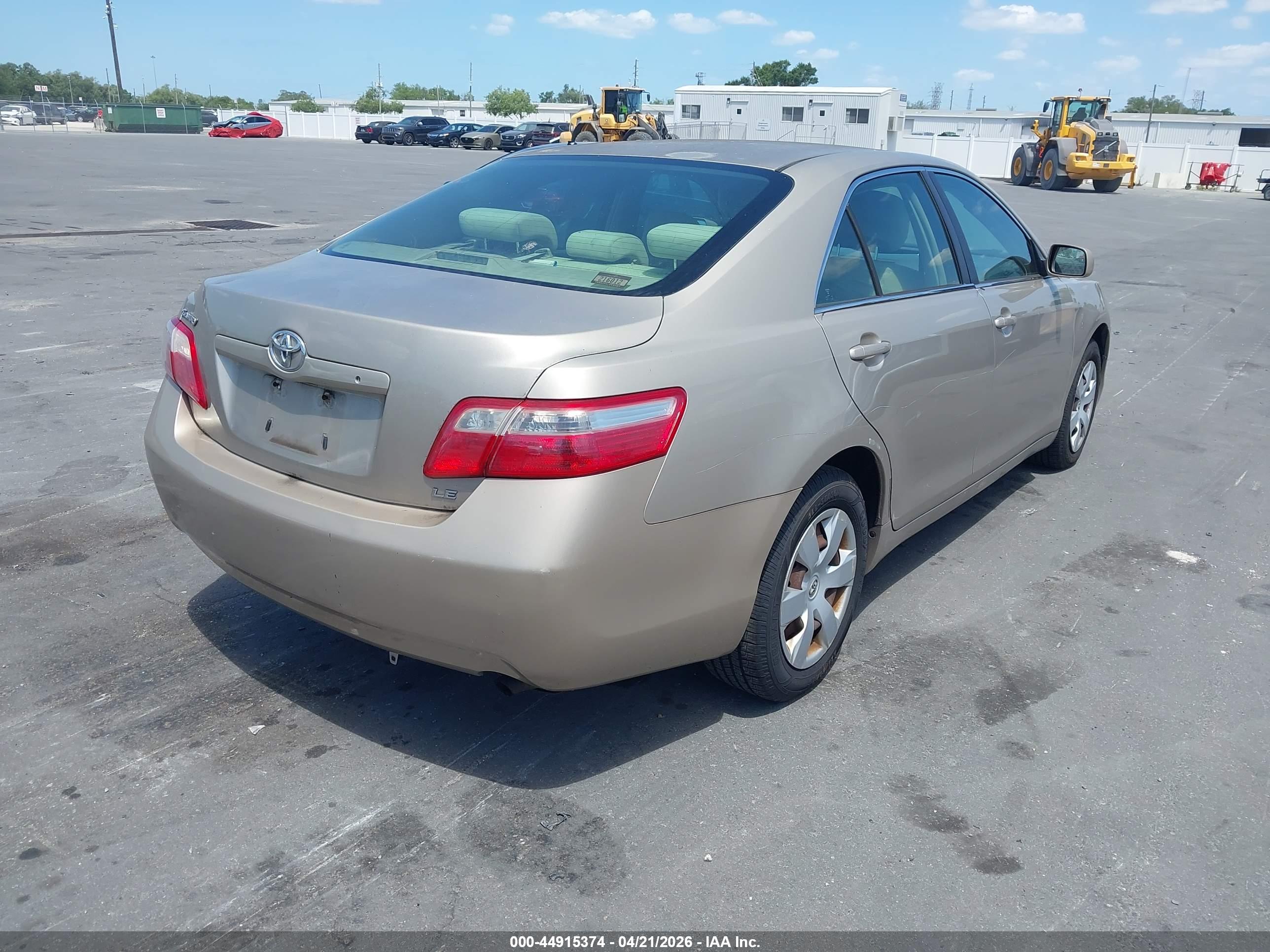 TOYOTA CAMRY image 4