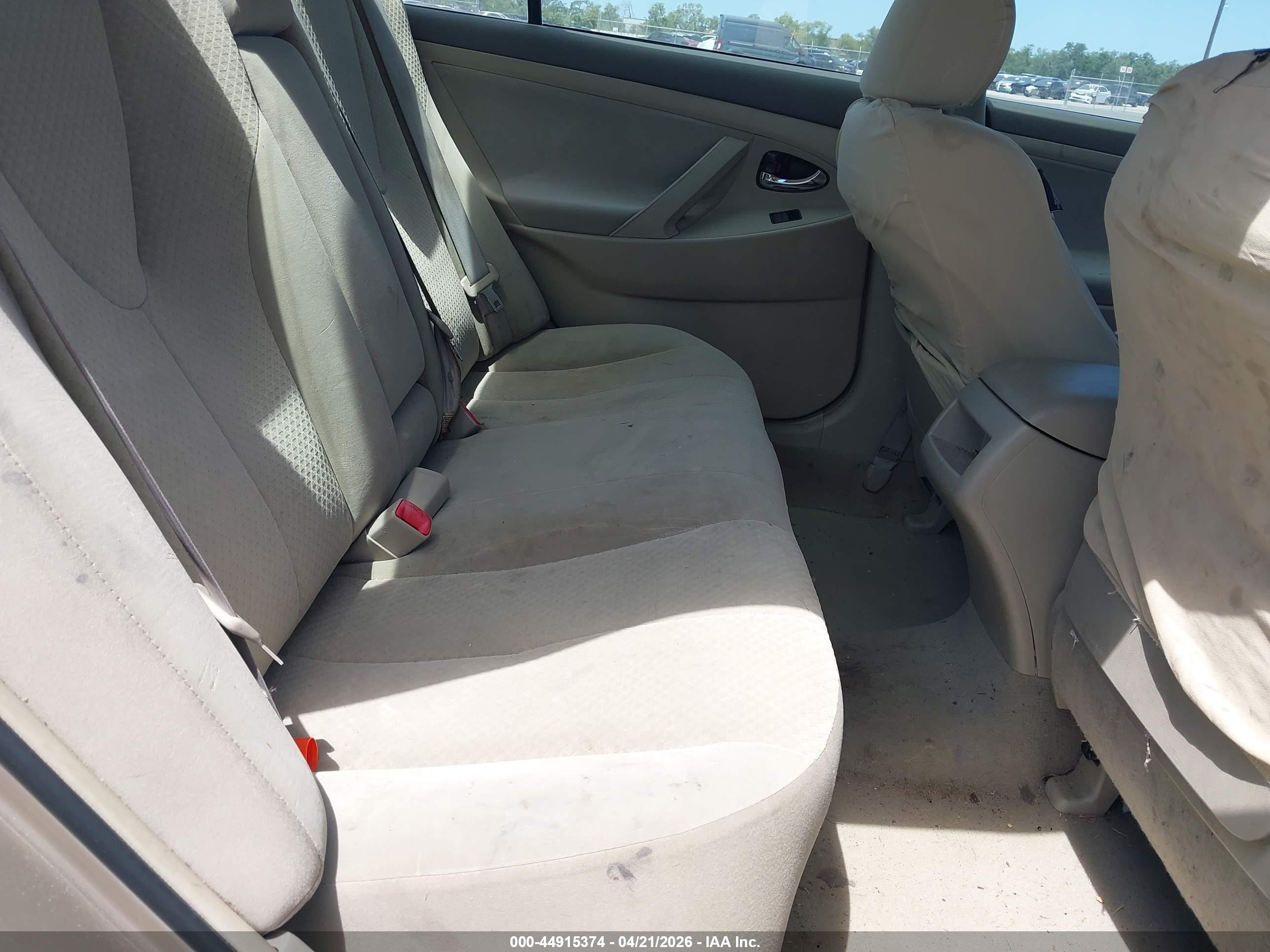 TOYOTA CAMRY image 8