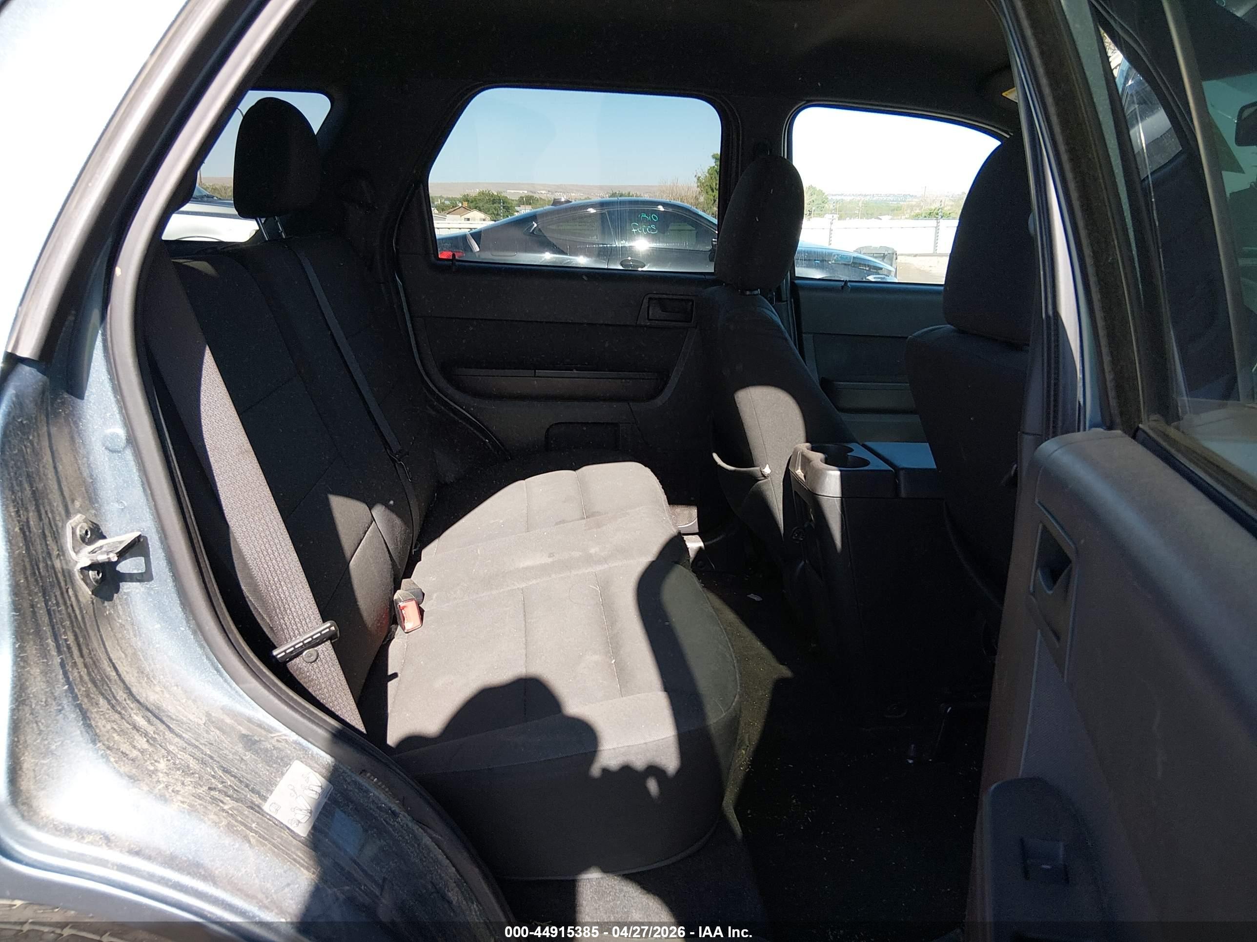 FORD ESCAPE image 8