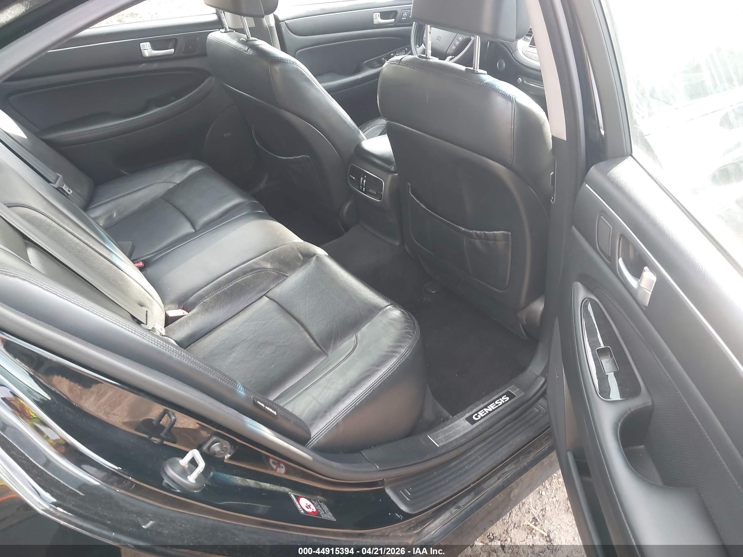 HYUNDAI GENESIS image 8