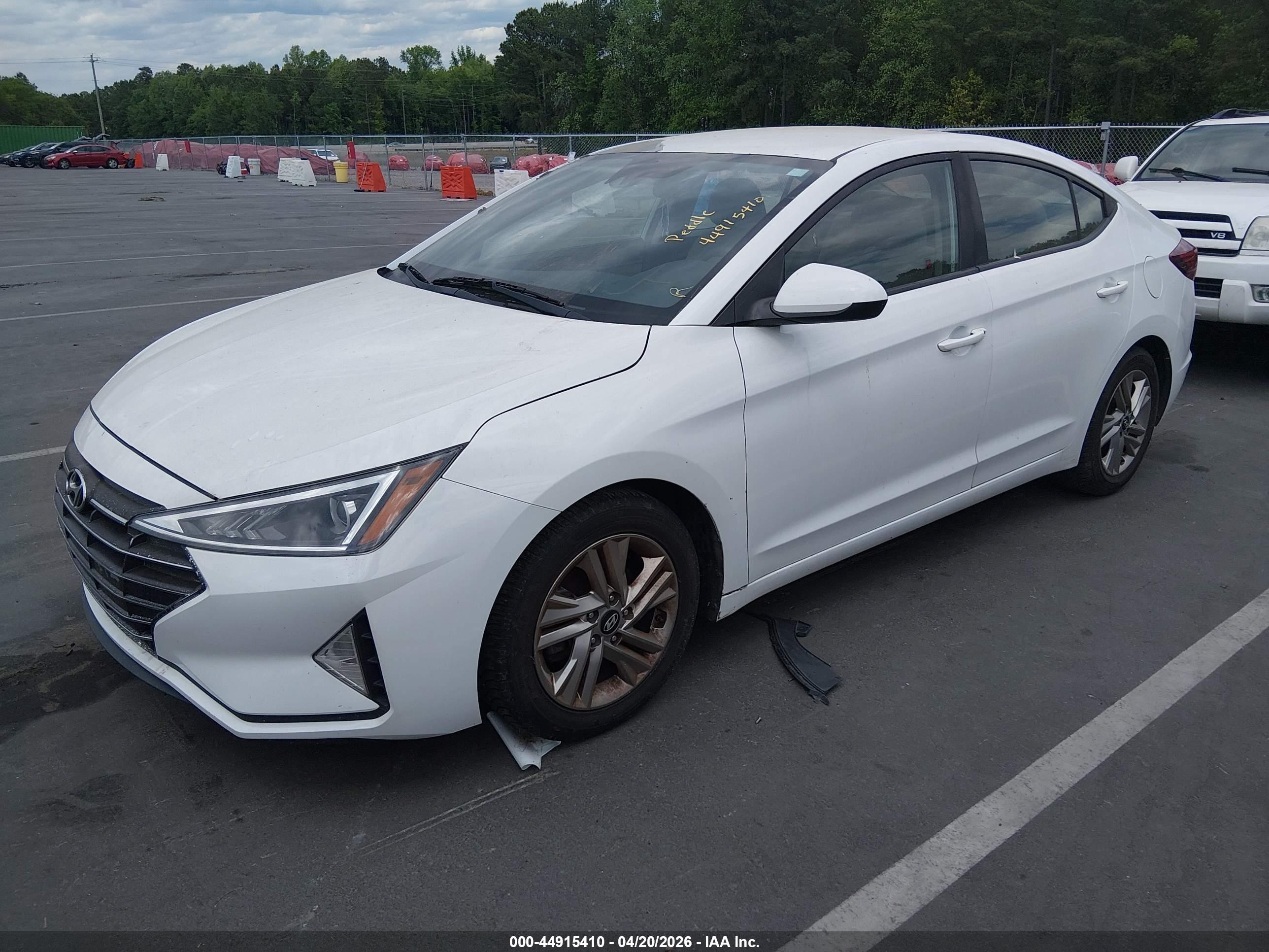 HYUNDAI ELANTRA image 2