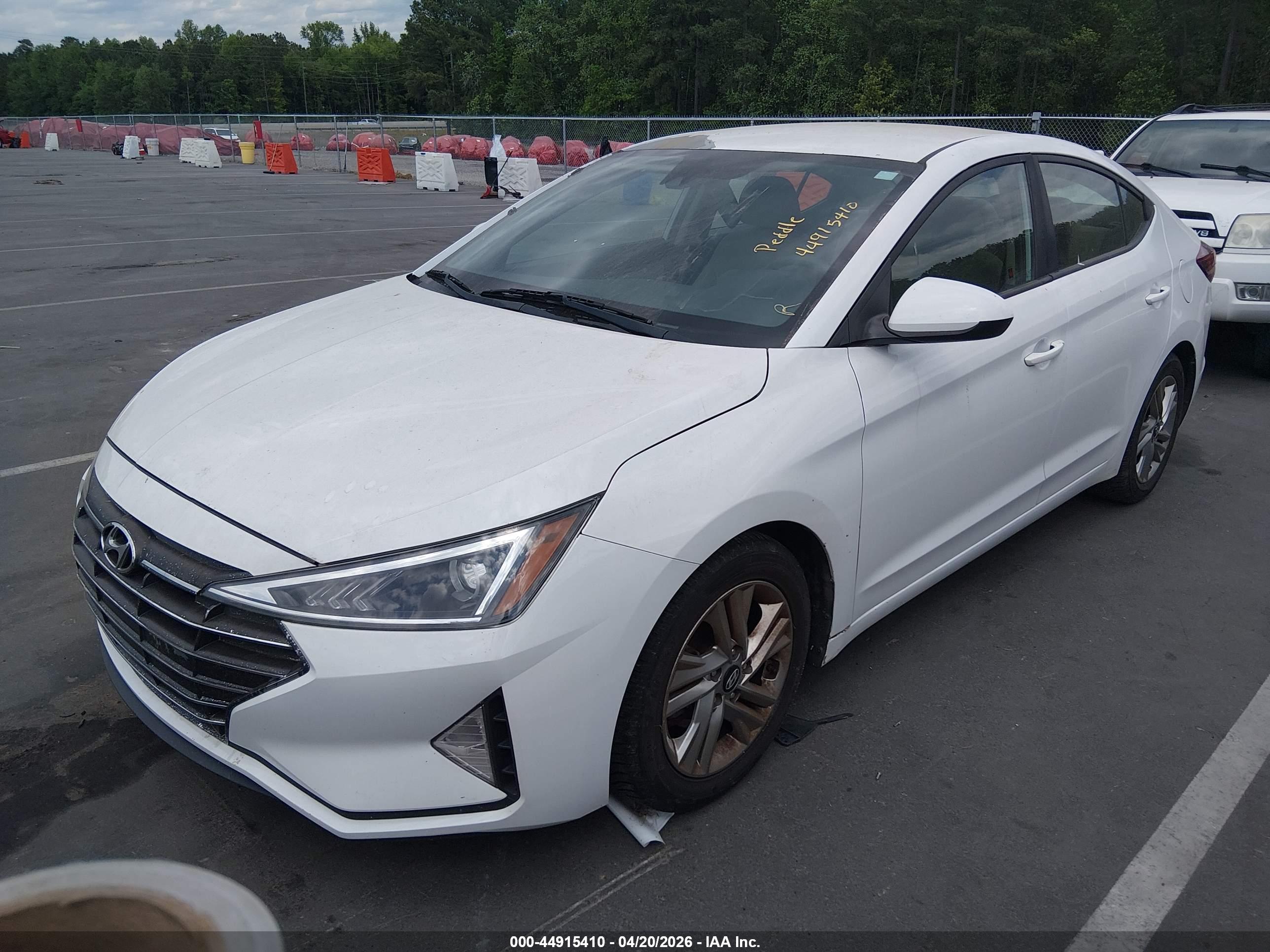 HYUNDAI ELANTRA image 6