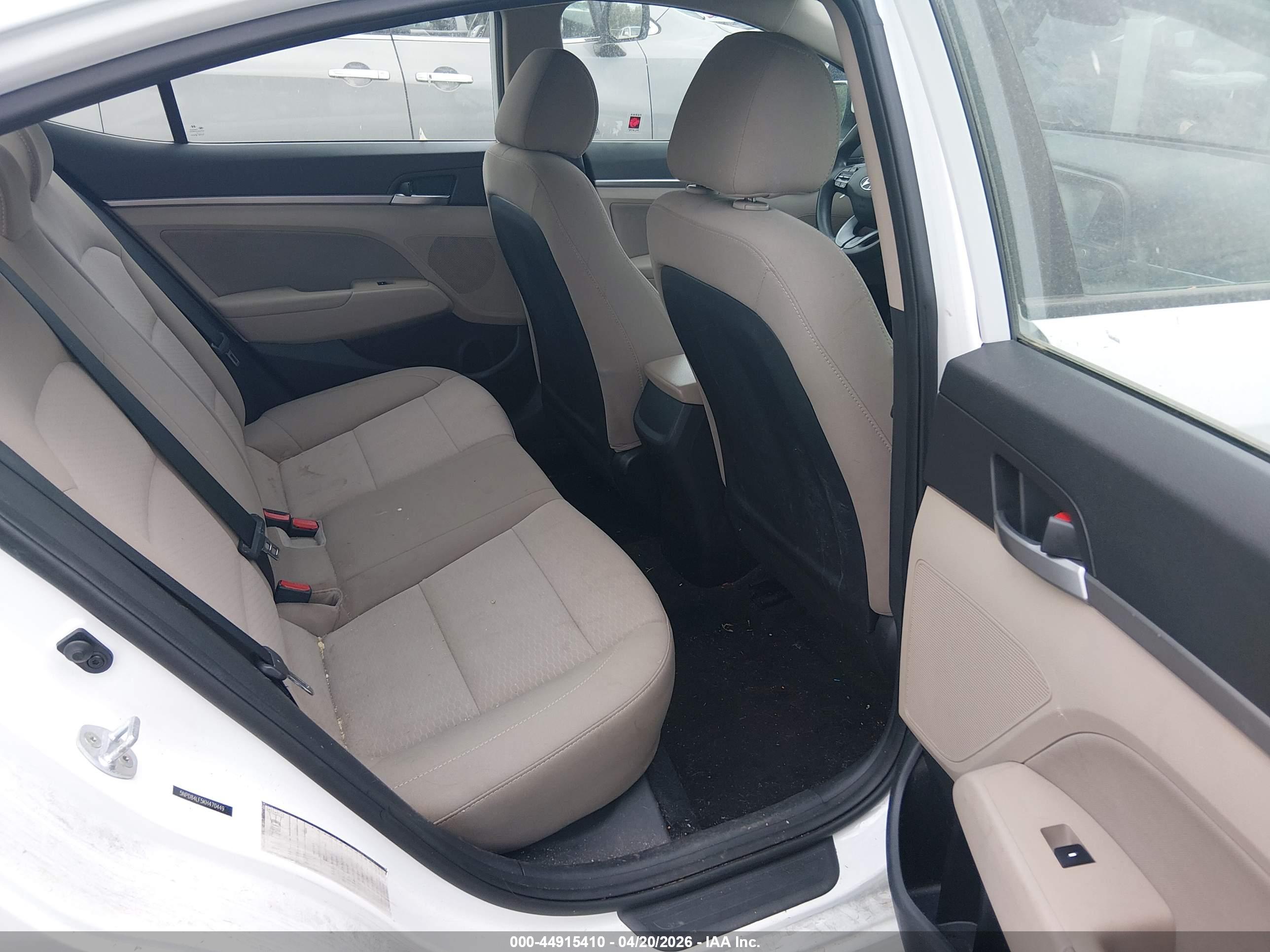 HYUNDAI ELANTRA image 8