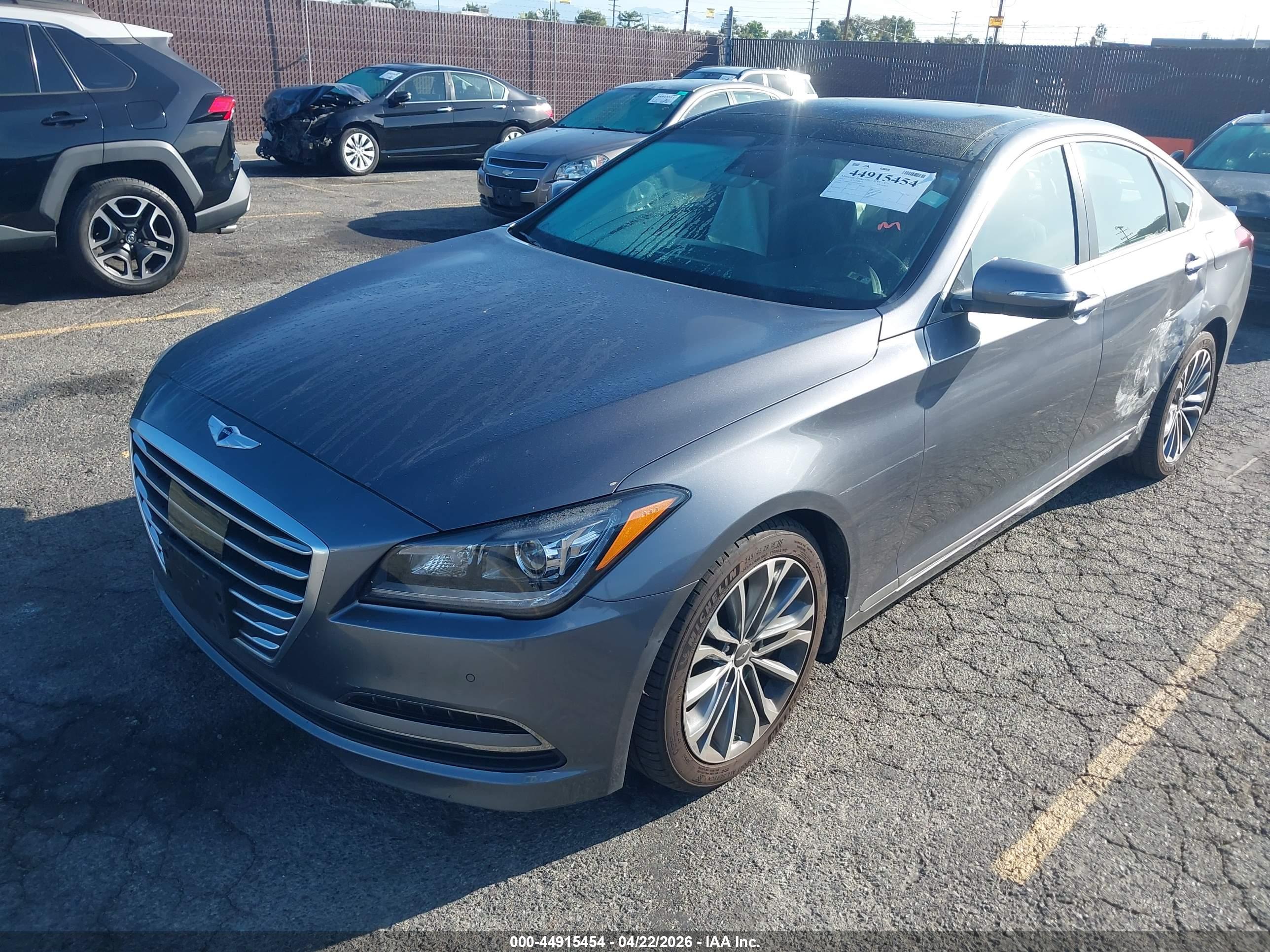 HYUNDAI GENESIS image 2