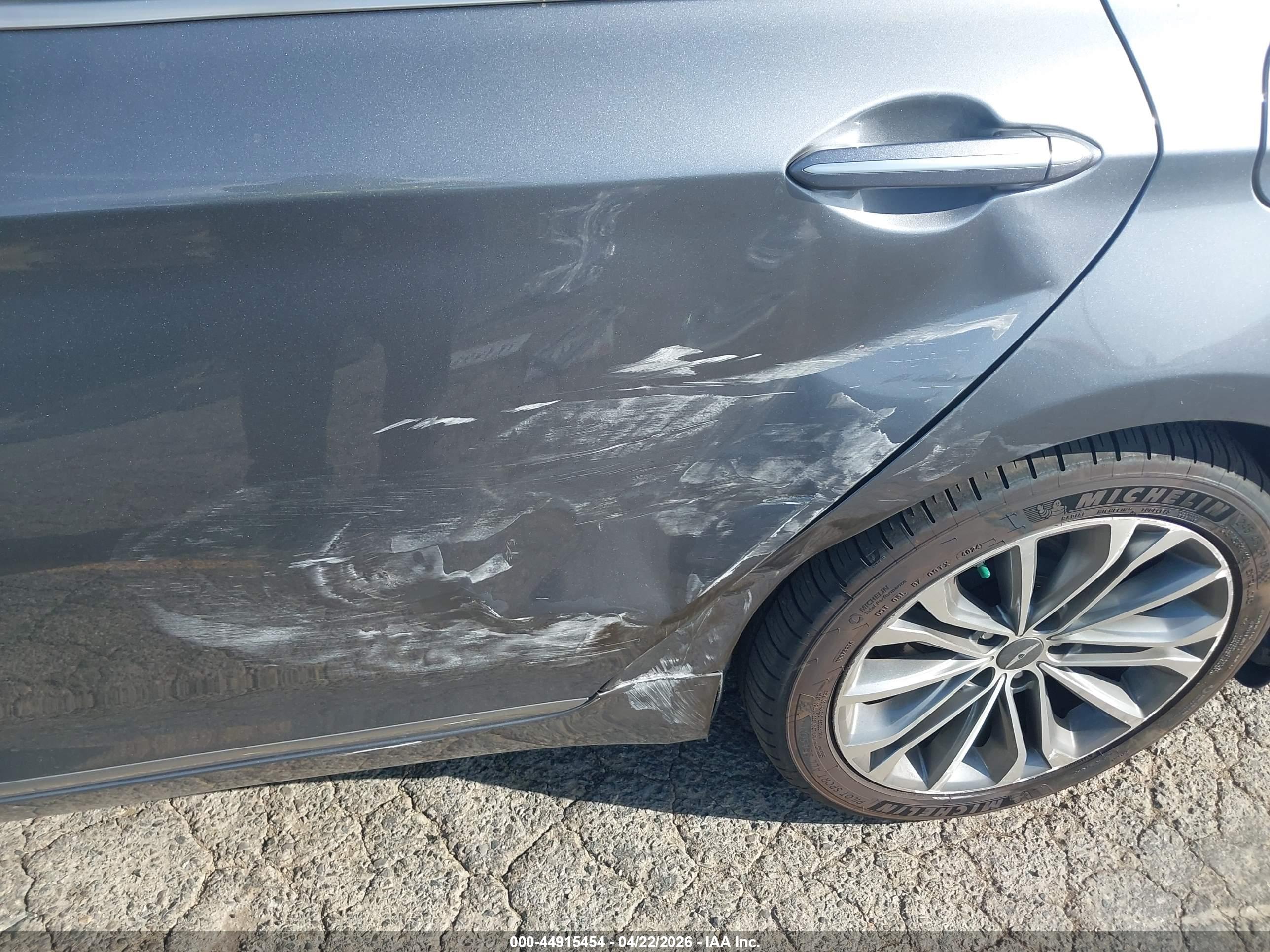 HYUNDAI GENESIS image 6