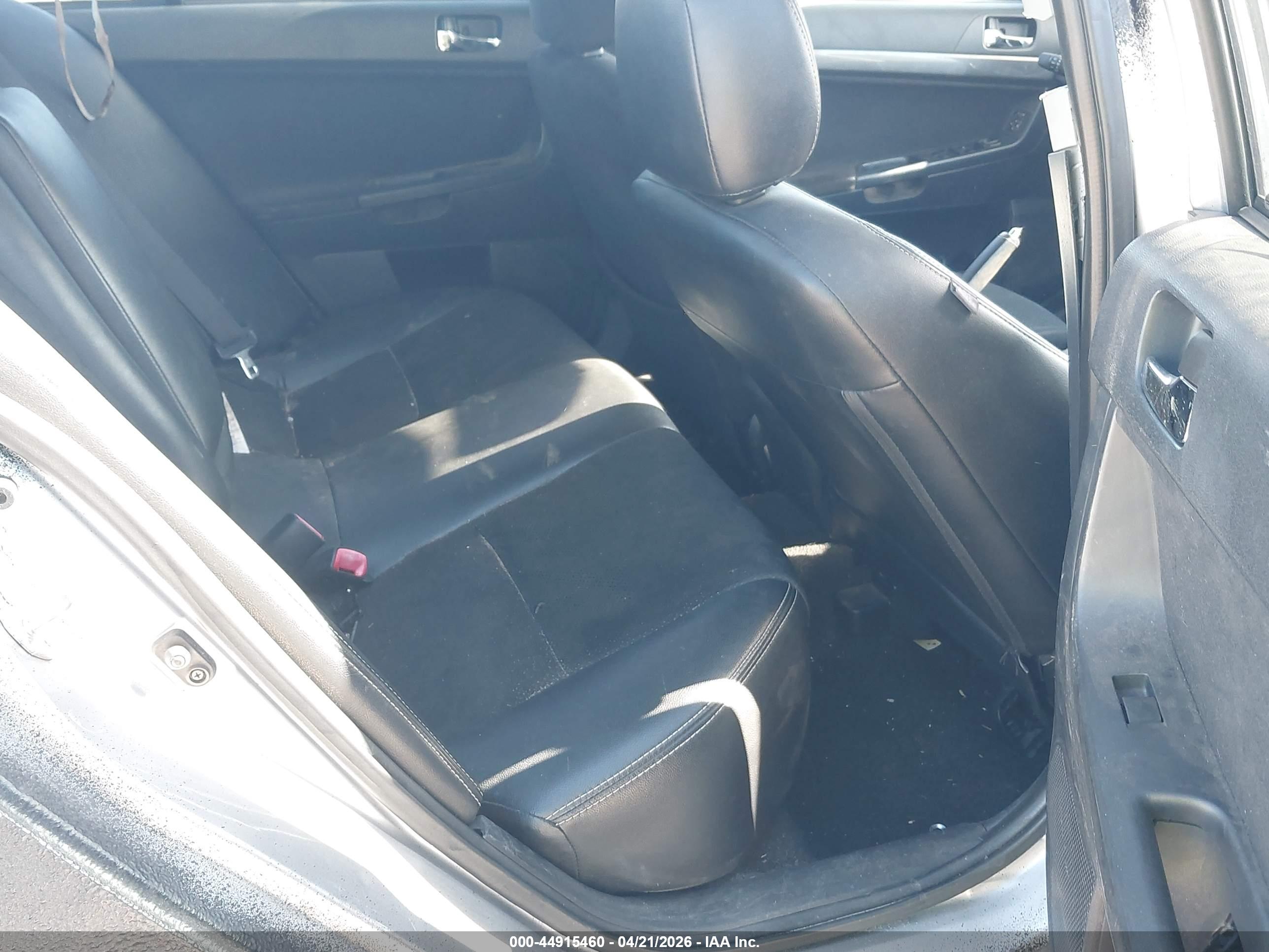 MITSUBISHI LANCER image 8