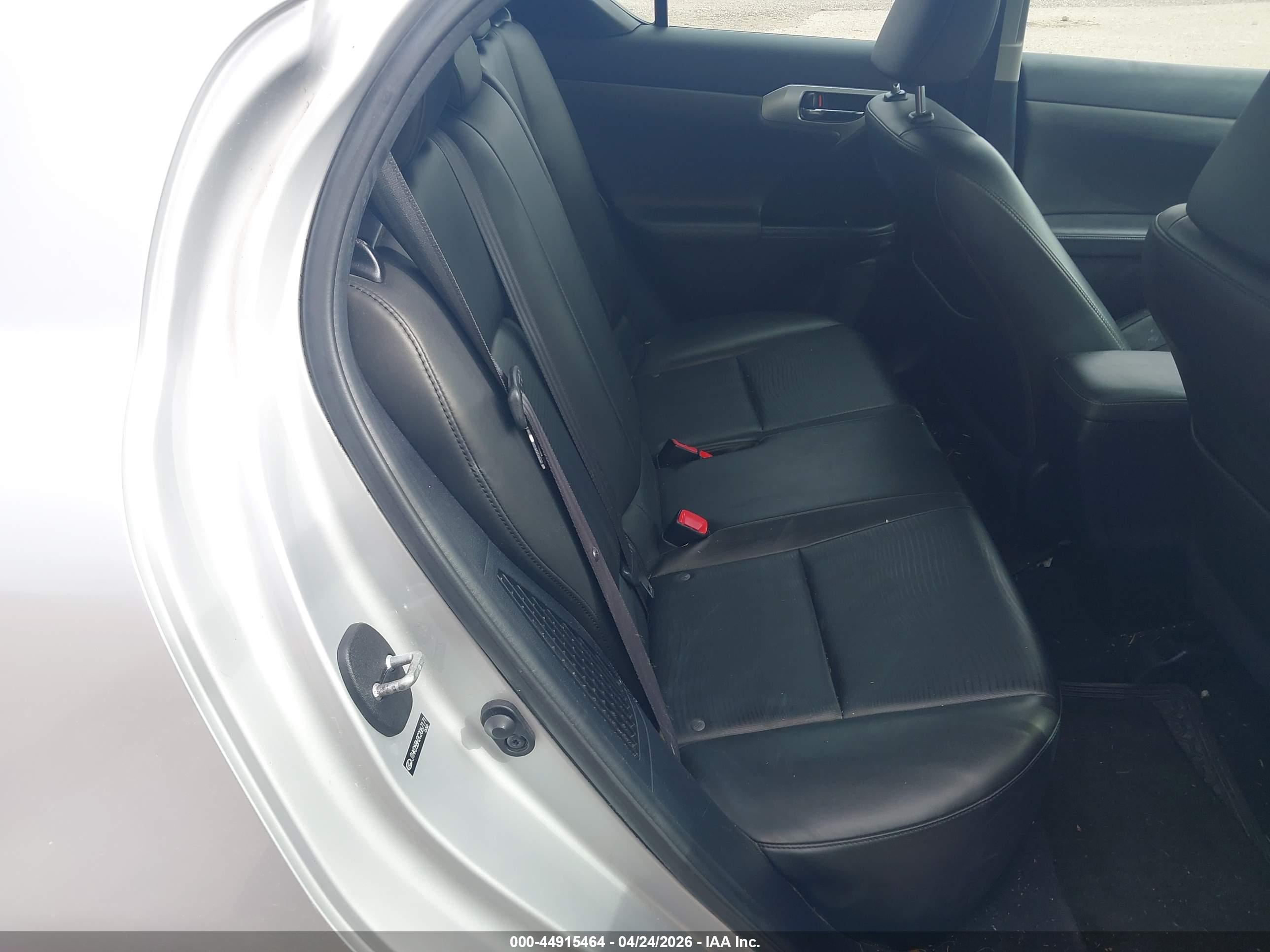 LEXUS CT image 8