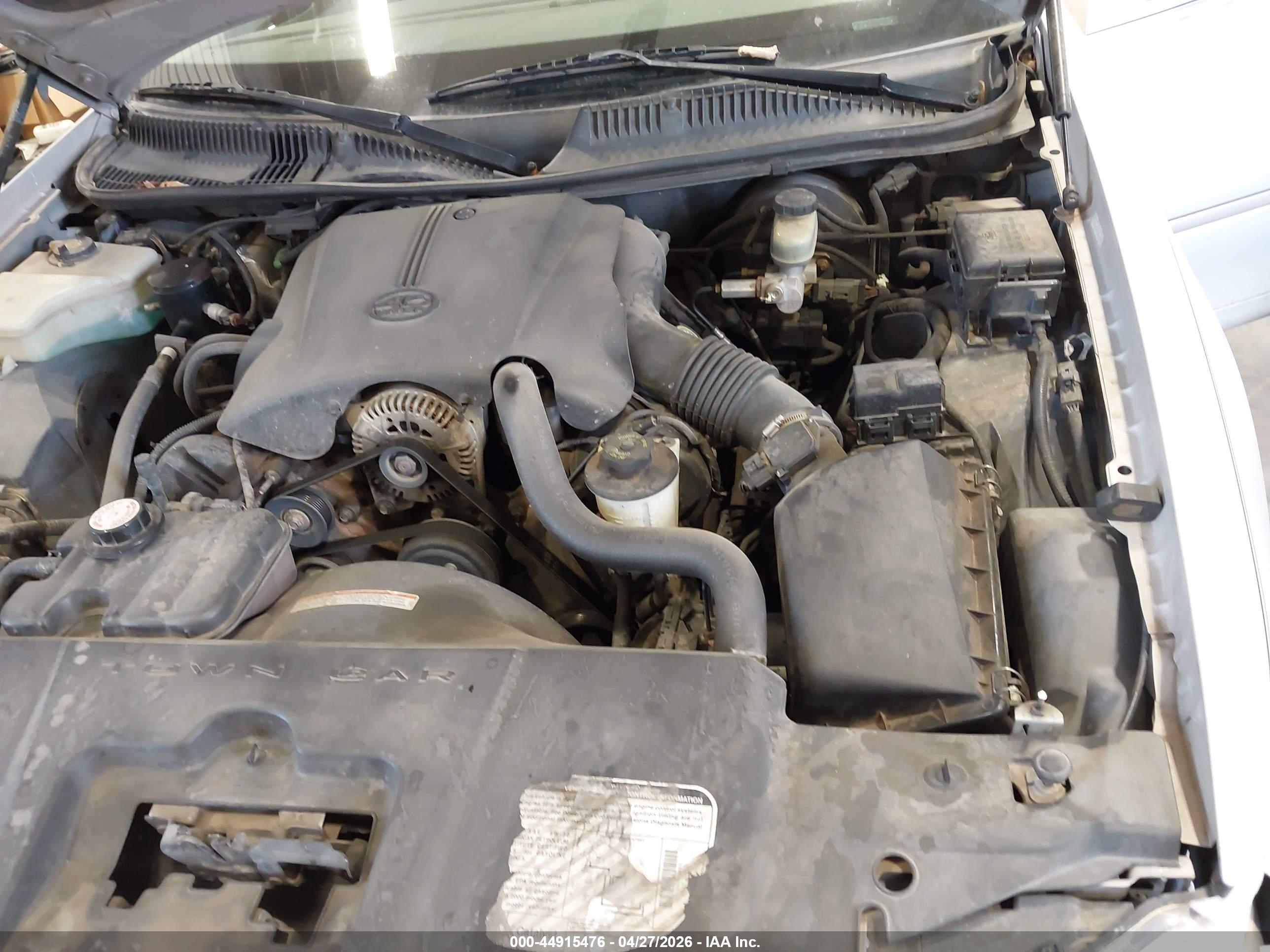 LINCOLN TOWN image 10