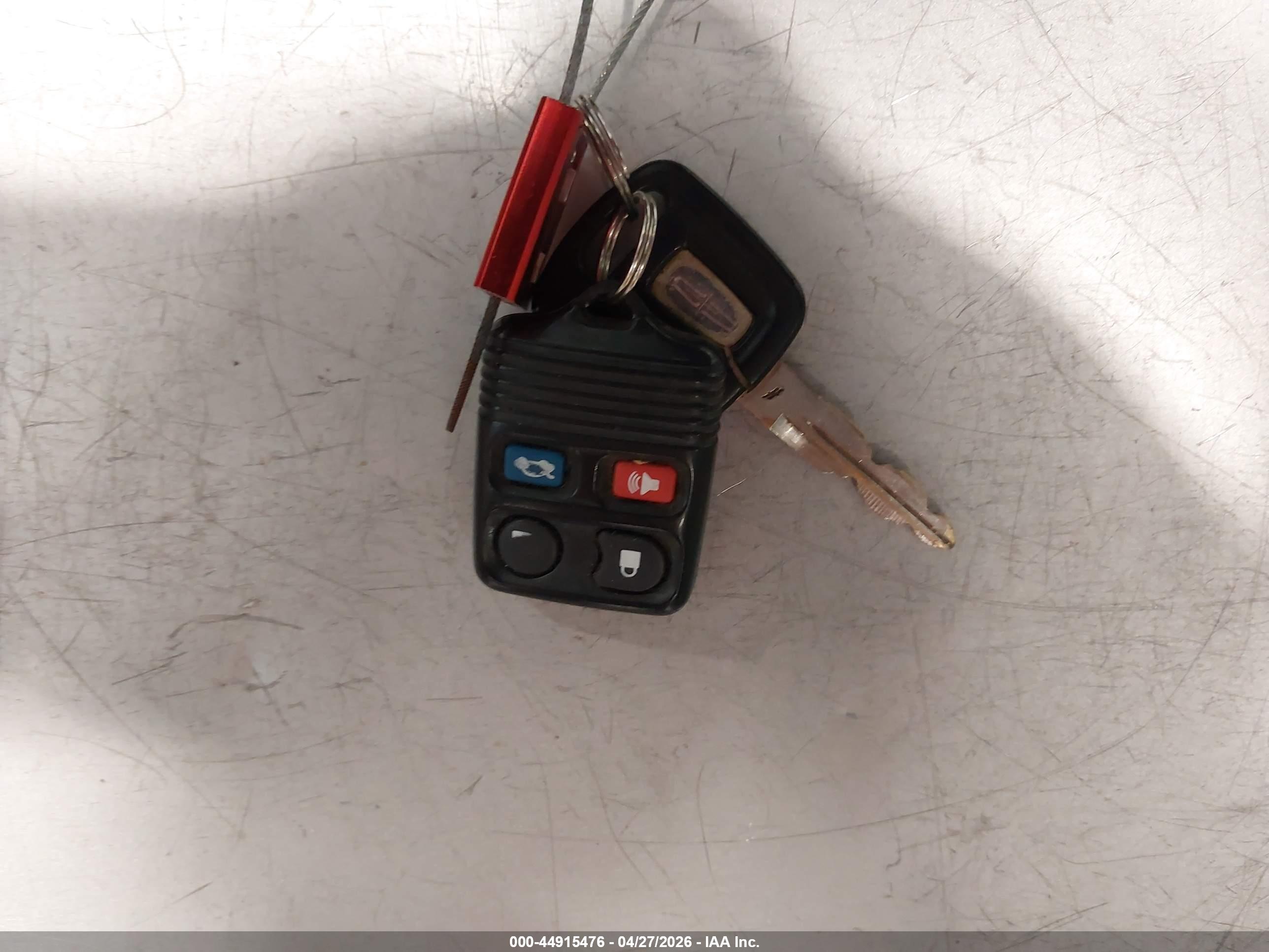 LINCOLN TOWN image 11