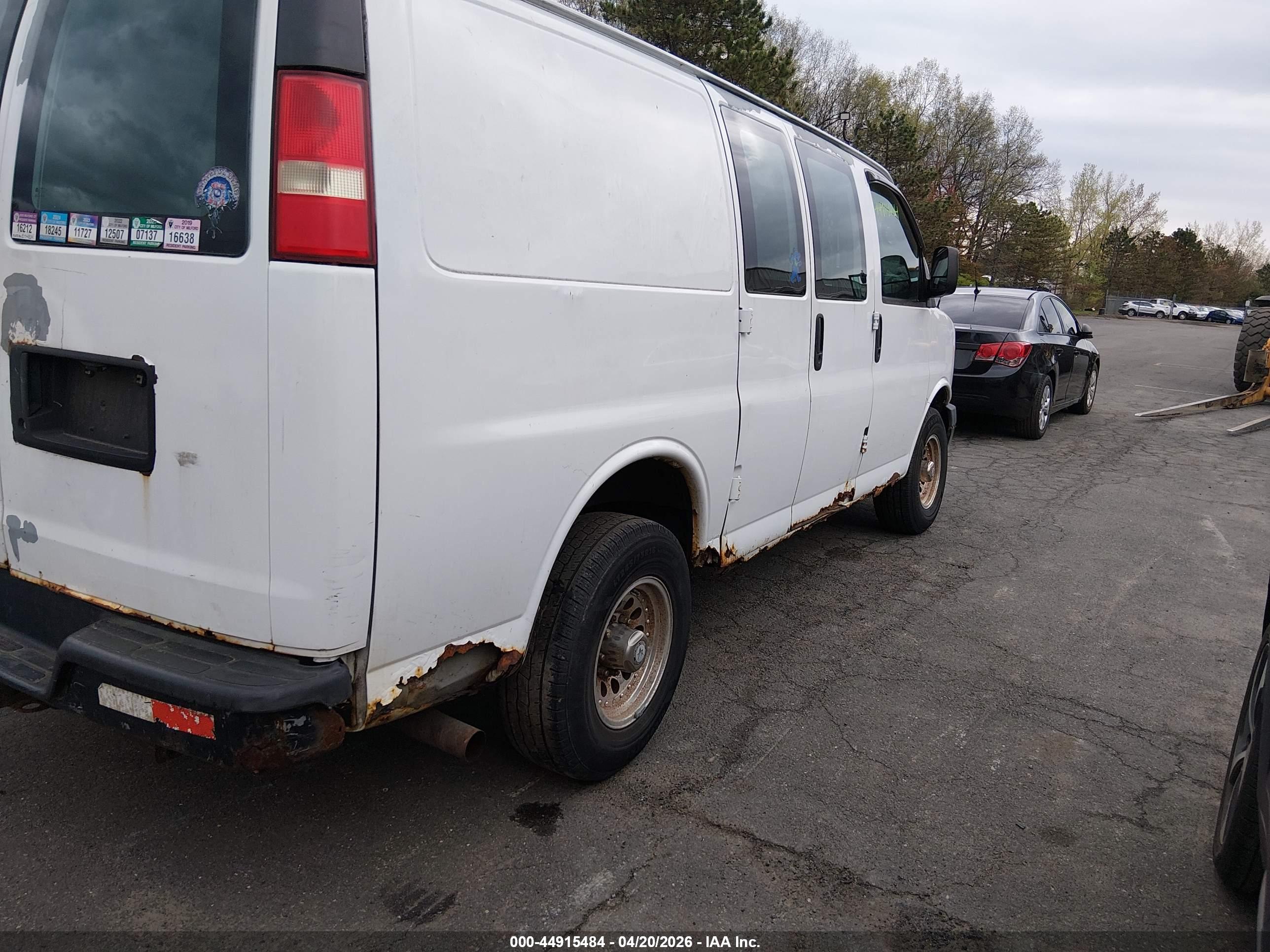 CHEVROLET EXPRESS image 4