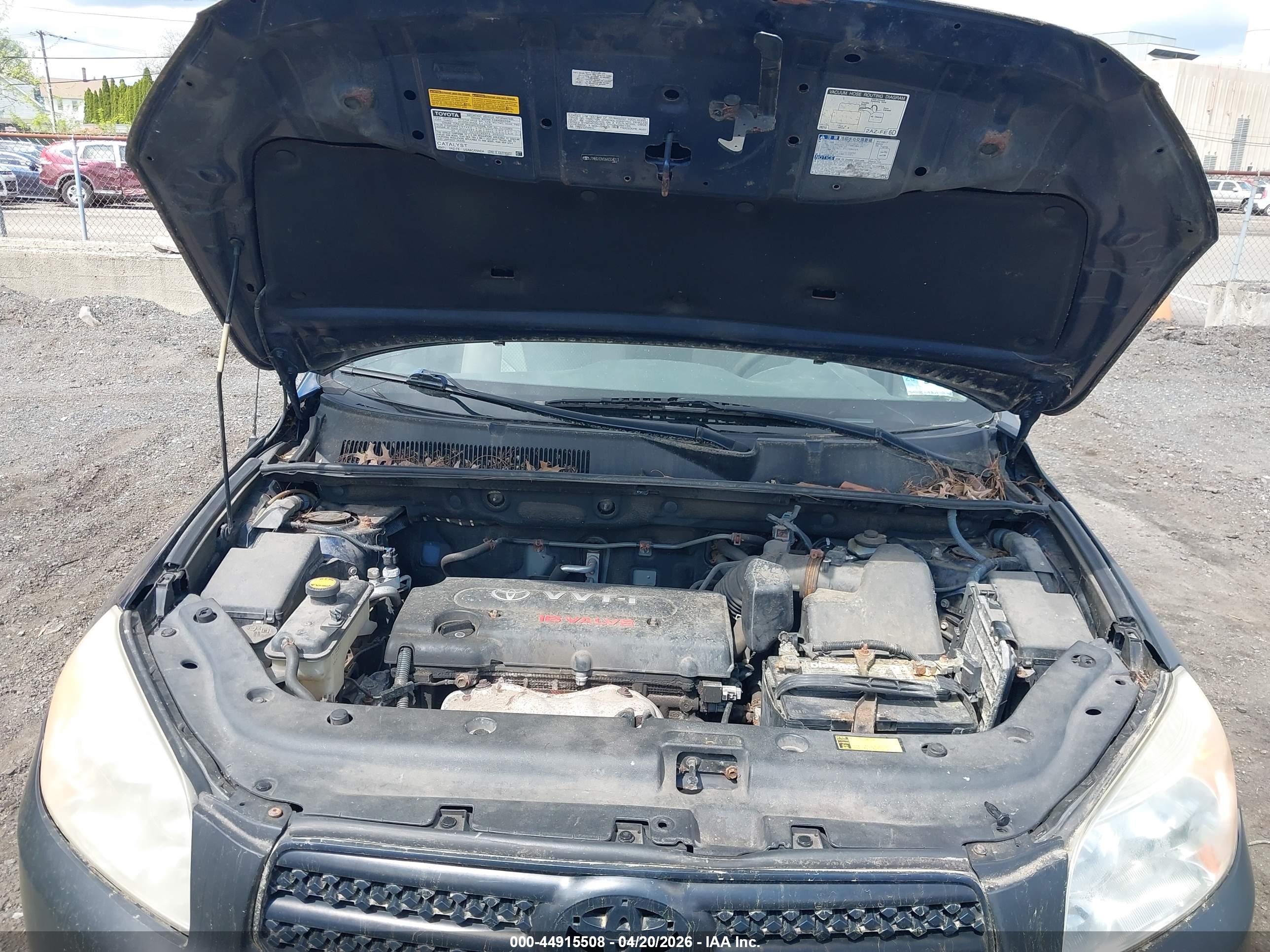 TOYOTA RAV4 image 10