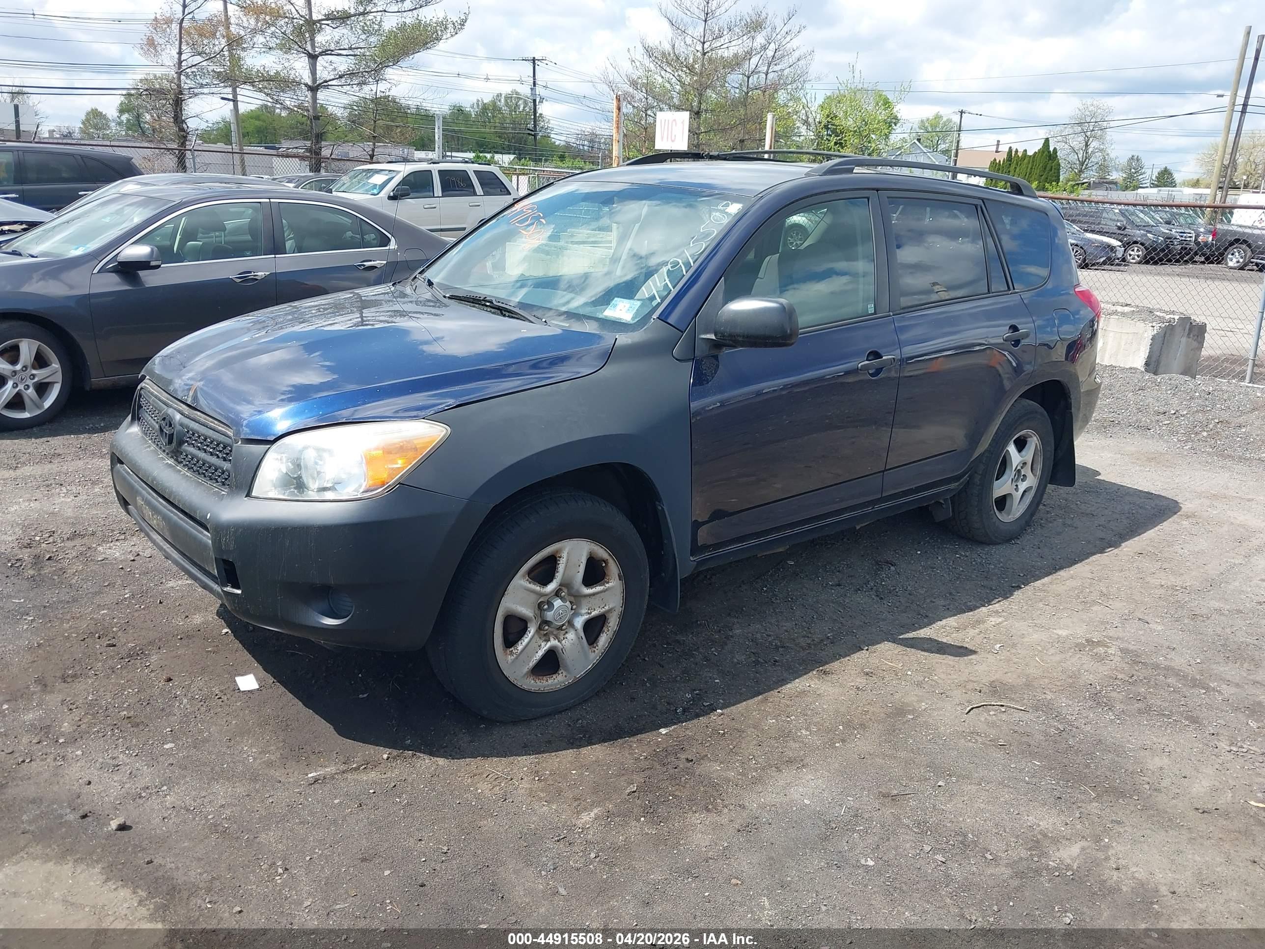TOYOTA RAV4 image 2