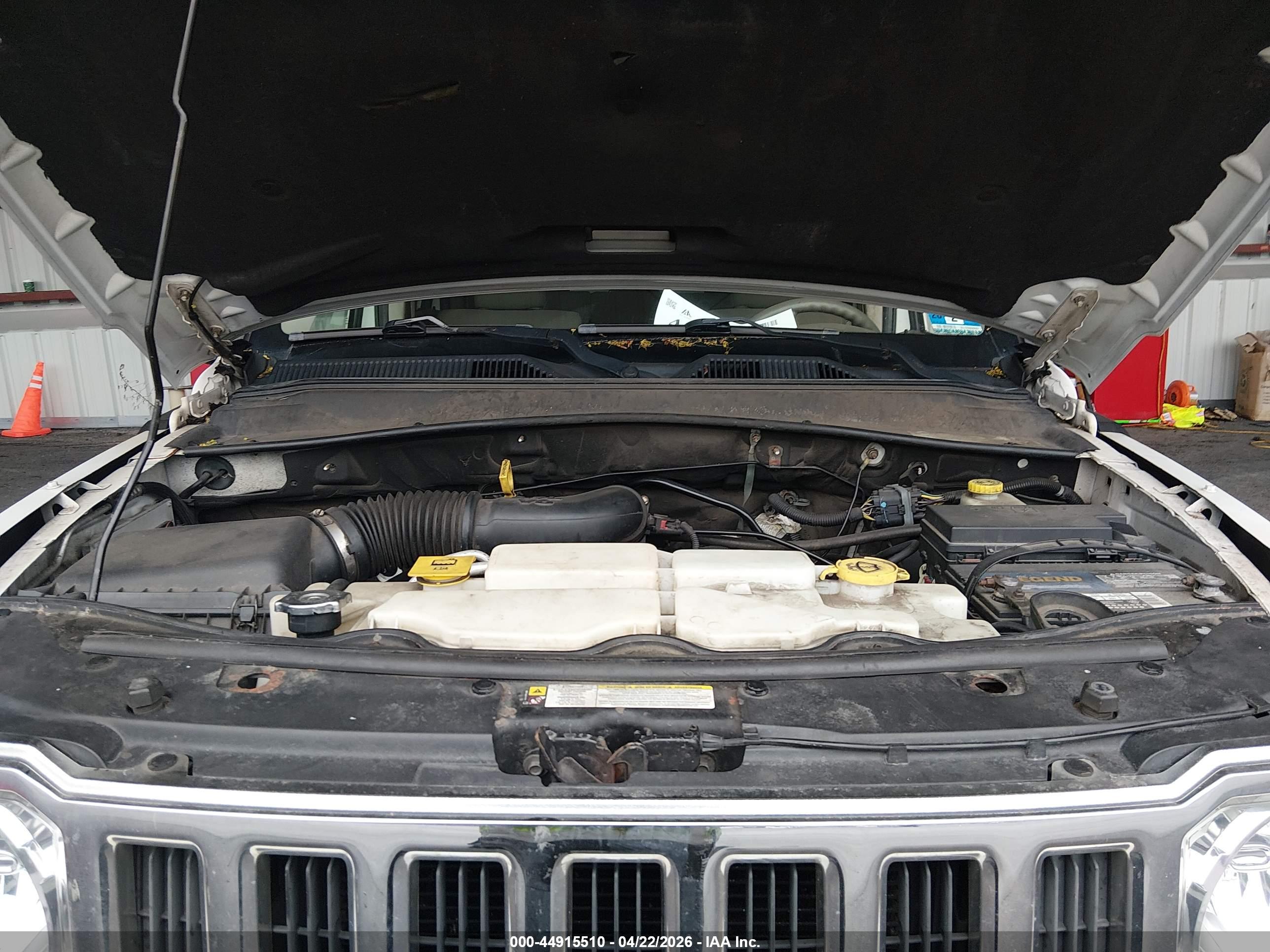 JEEP LIBERTY image 10