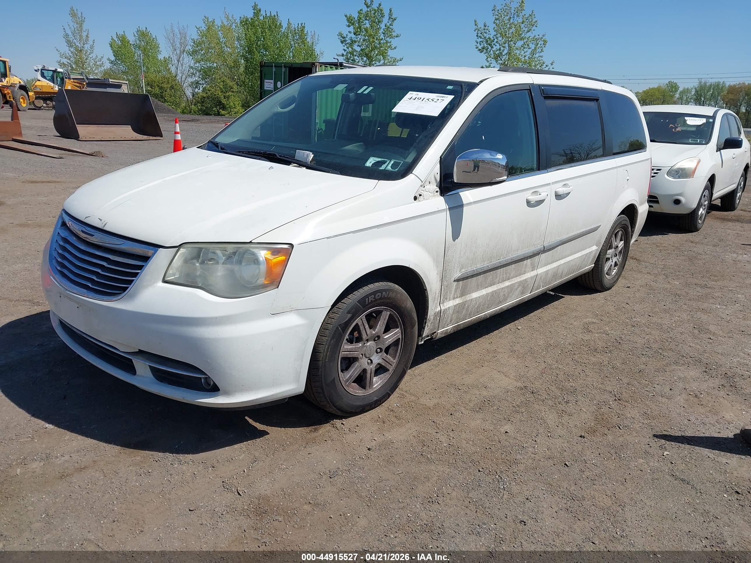 CHRYSLER TOWN image 2