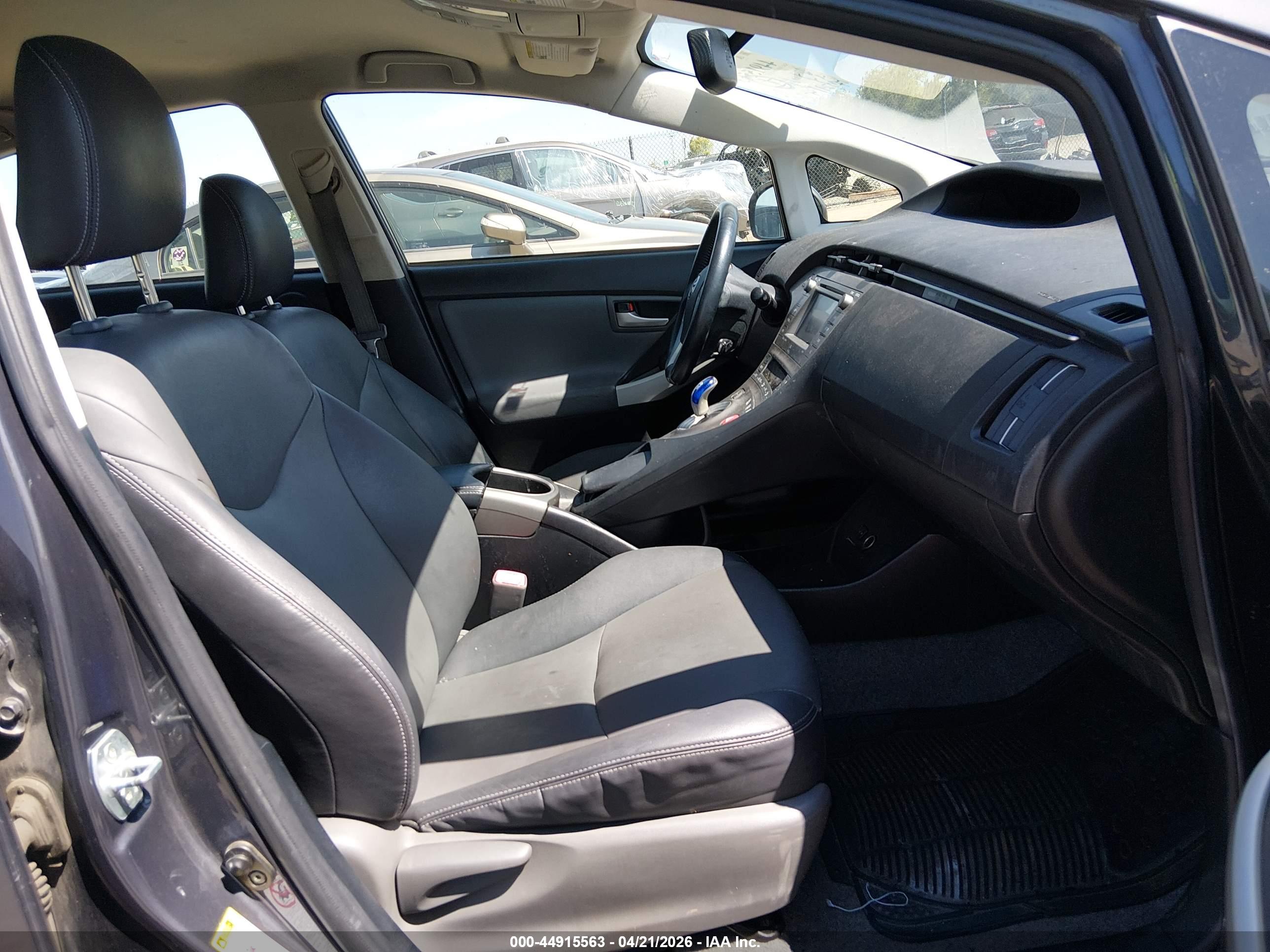 TOYOTA PRIUS image 5