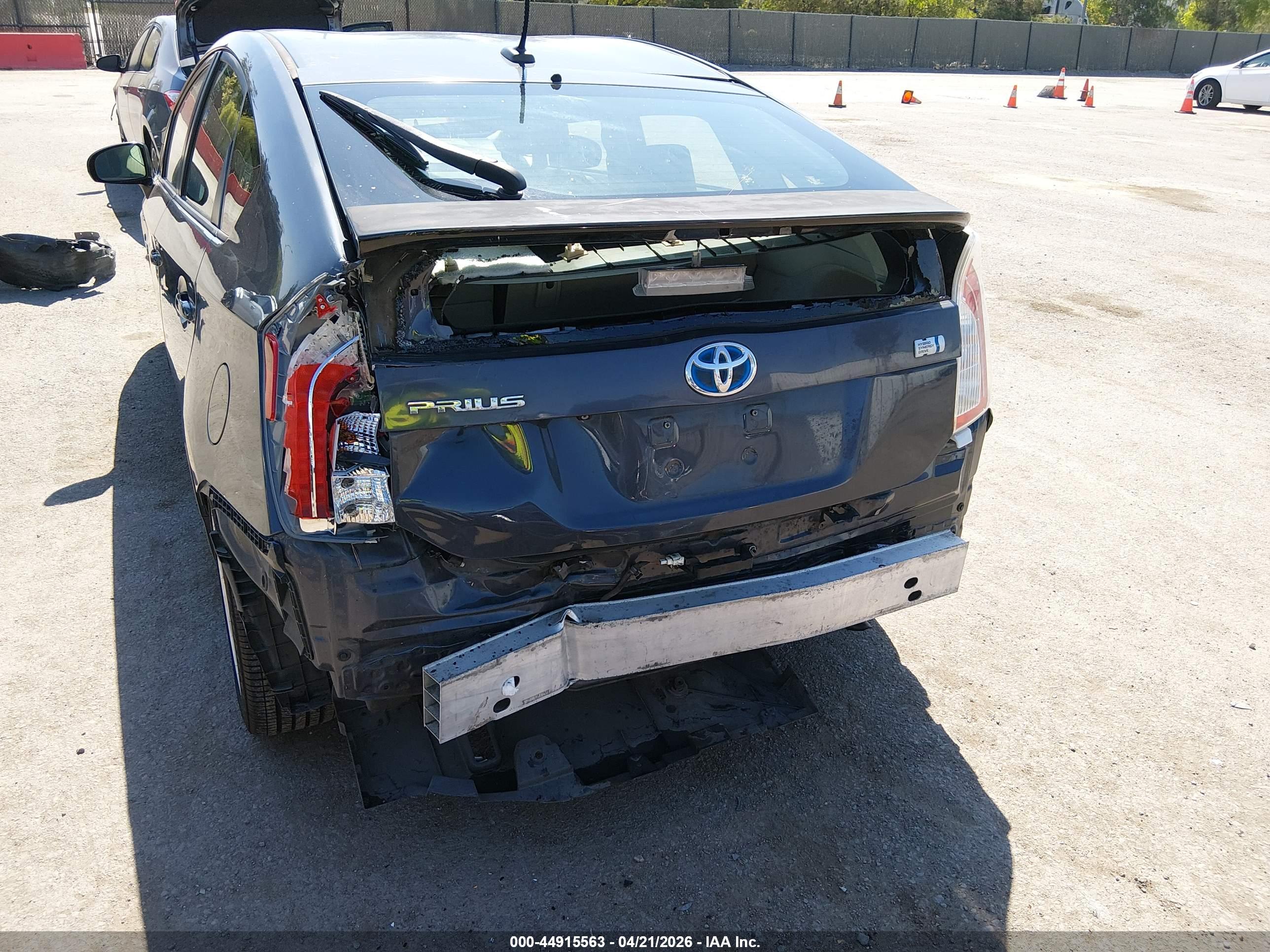 TOYOTA PRIUS image 6
