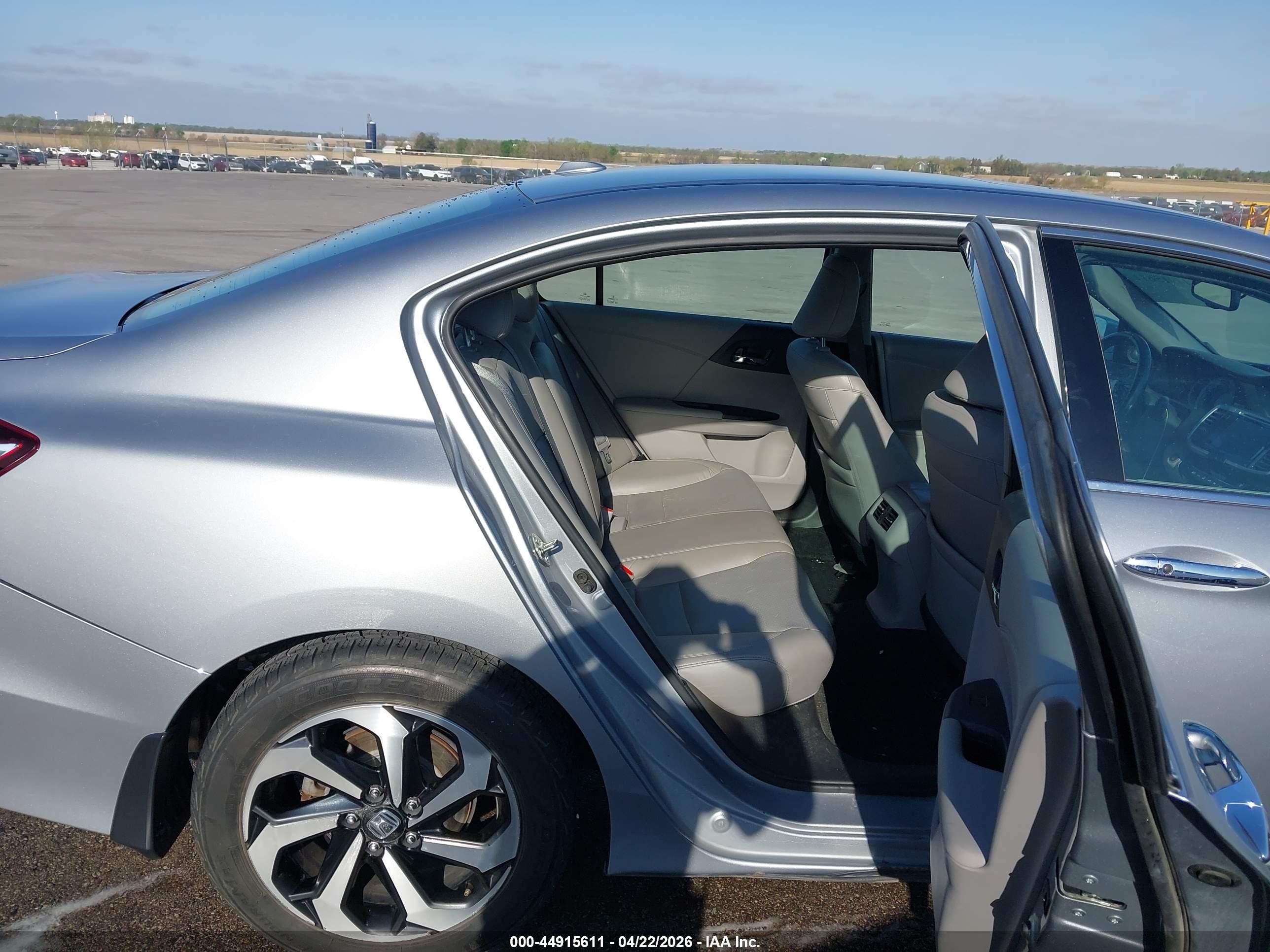 HONDA ACCORD image 8