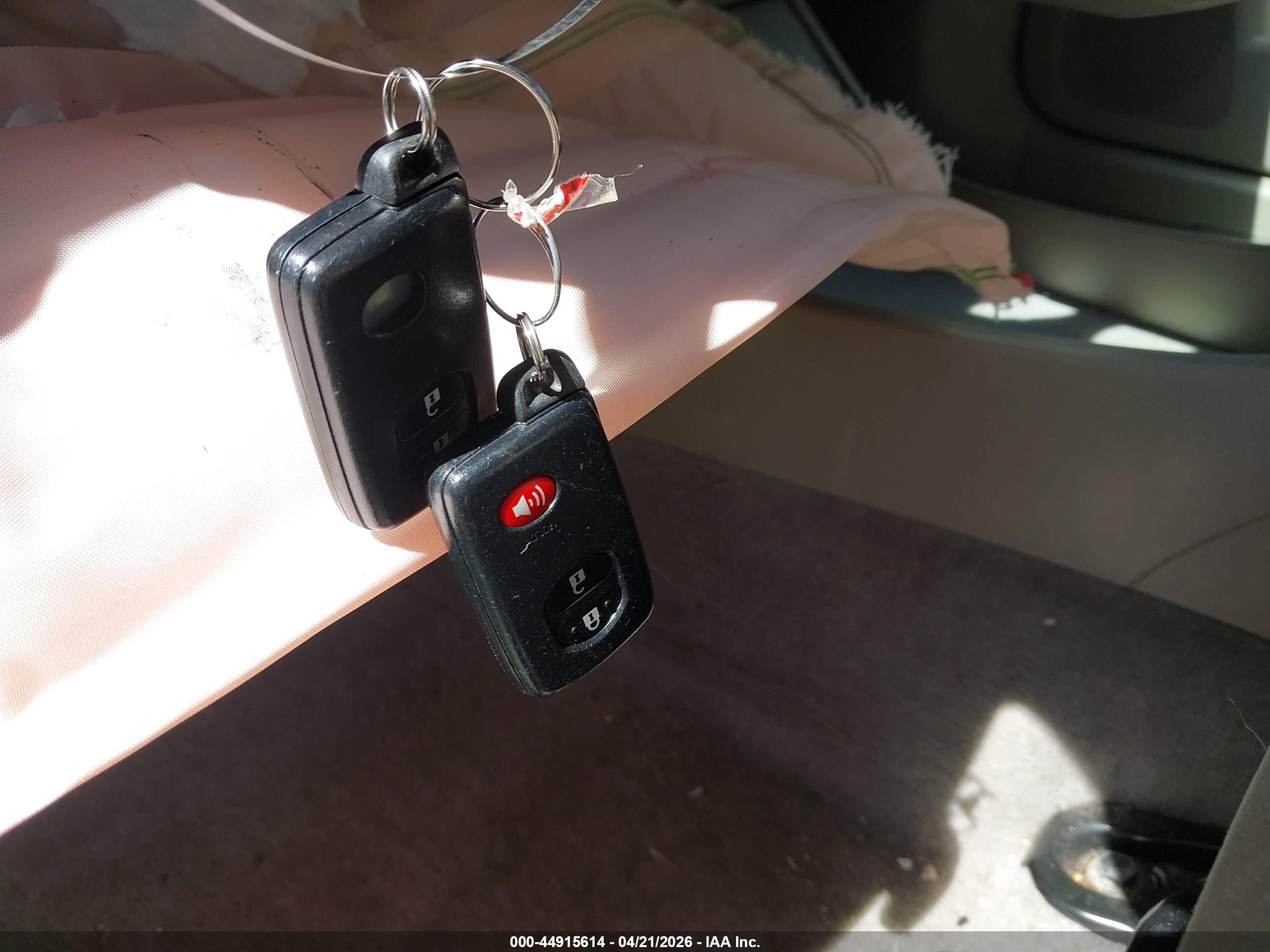 TOYOTA PRIUS image 11