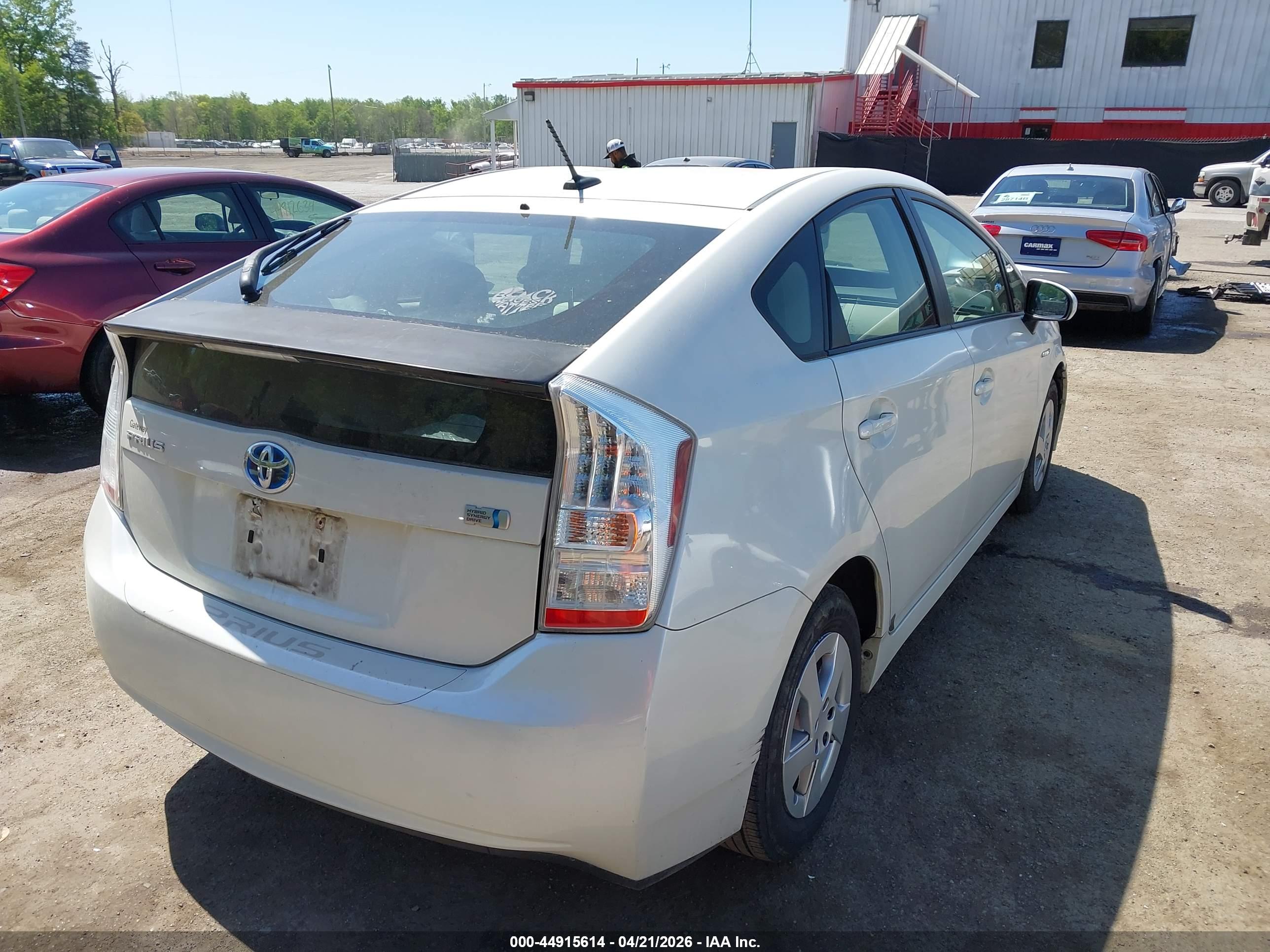 TOYOTA PRIUS image 4
