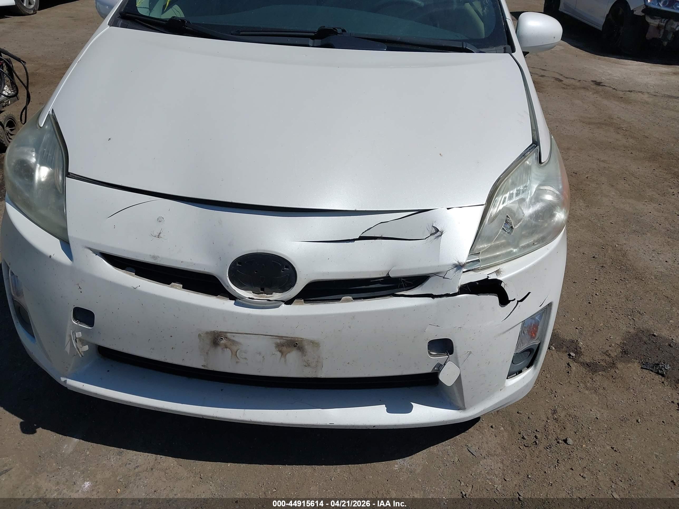 TOYOTA PRIUS image 6