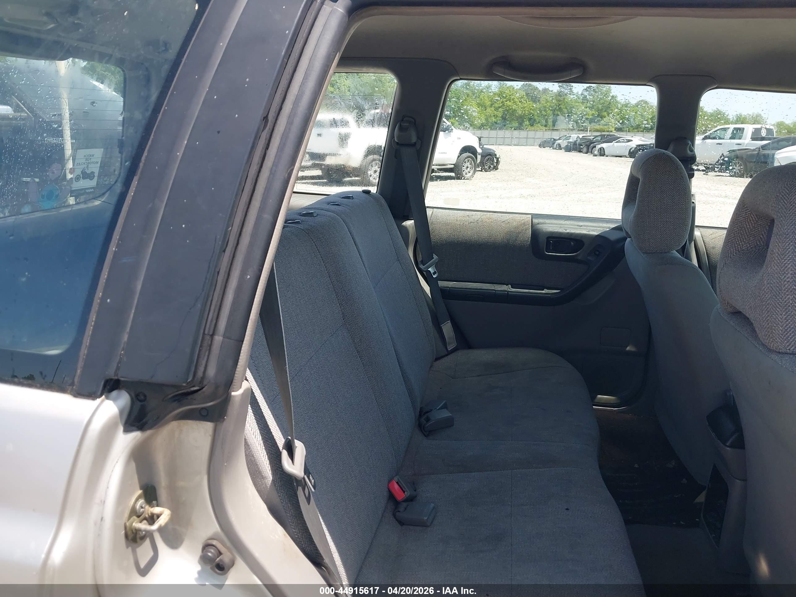 SUBARU FORESTER image 8