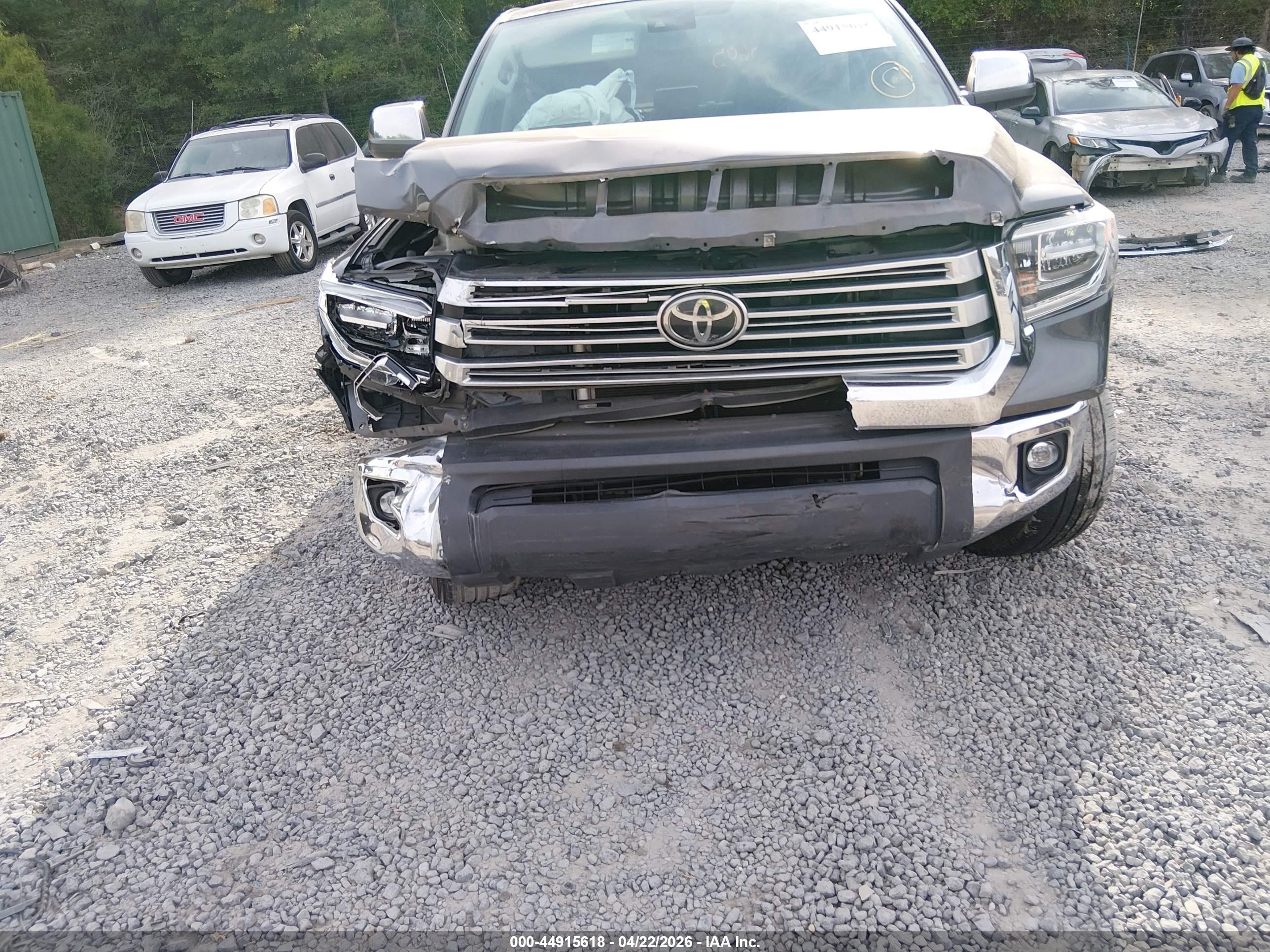 TOYOTA TUNDRA image 6