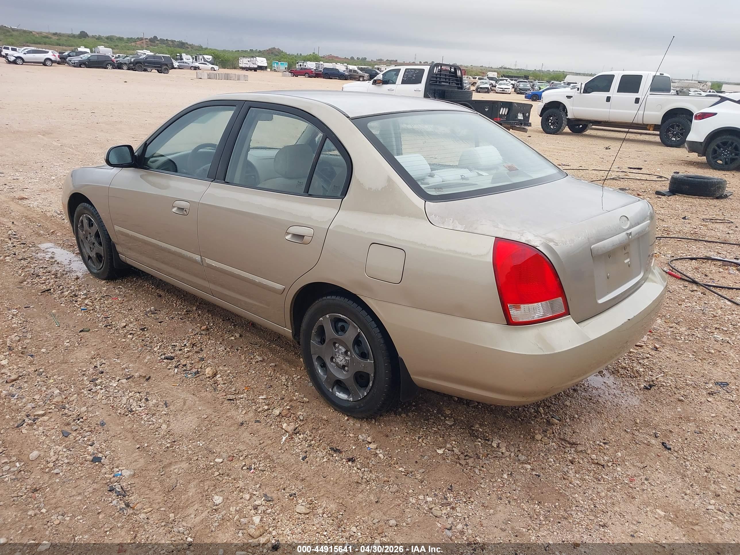 HYUNDAI ELANTRA image 3