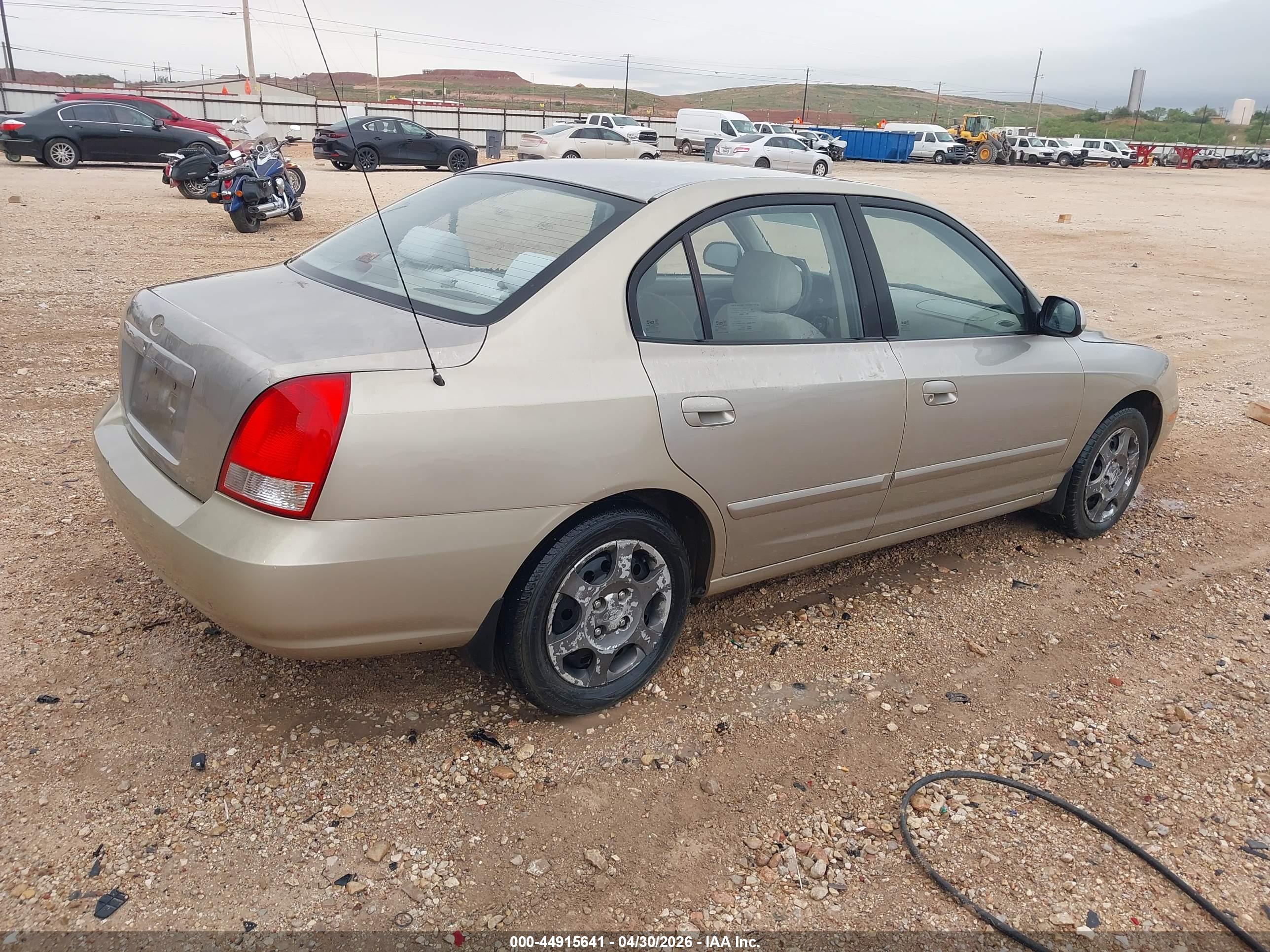 HYUNDAI ELANTRA image 4