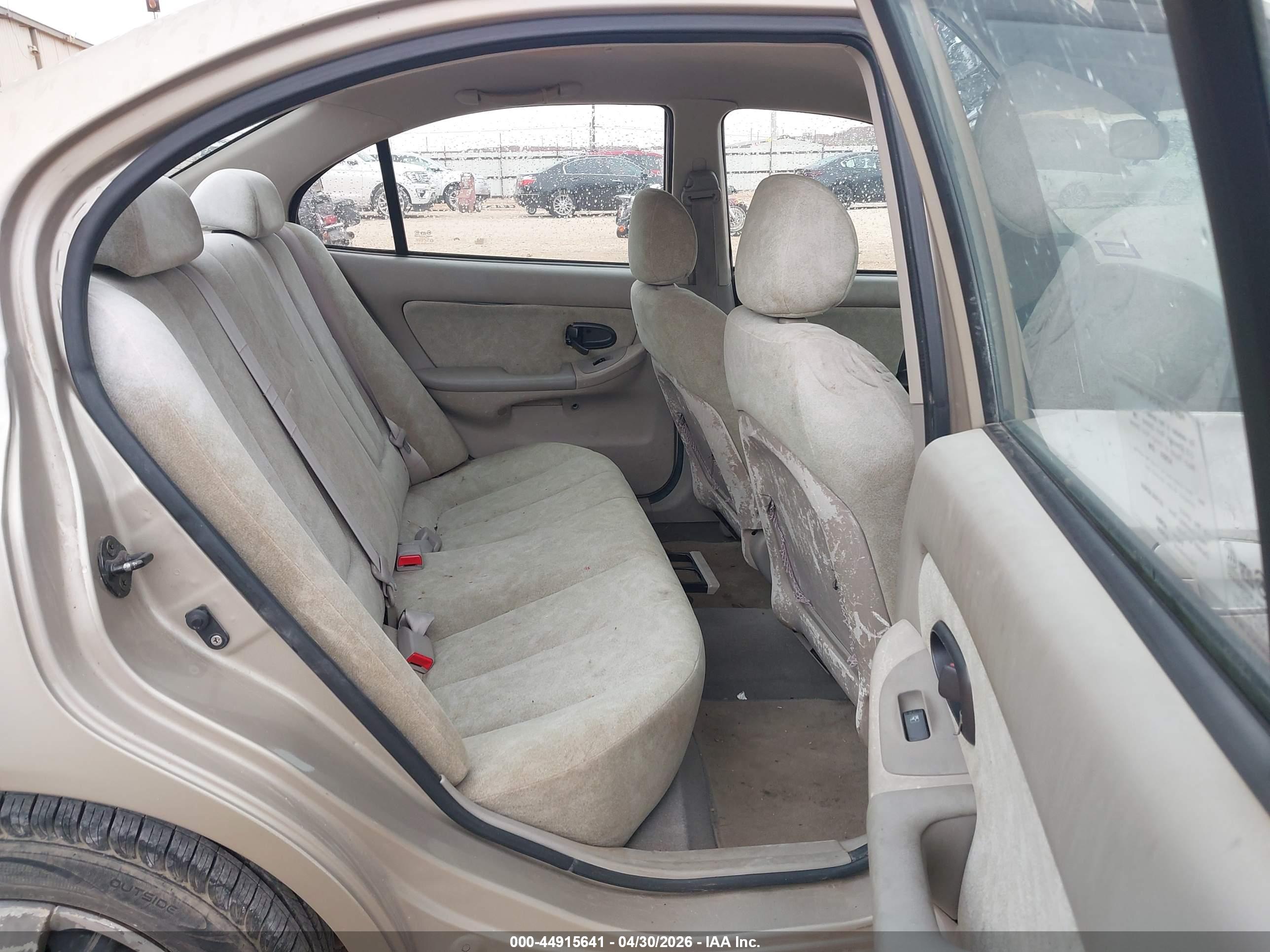 HYUNDAI ELANTRA image 8