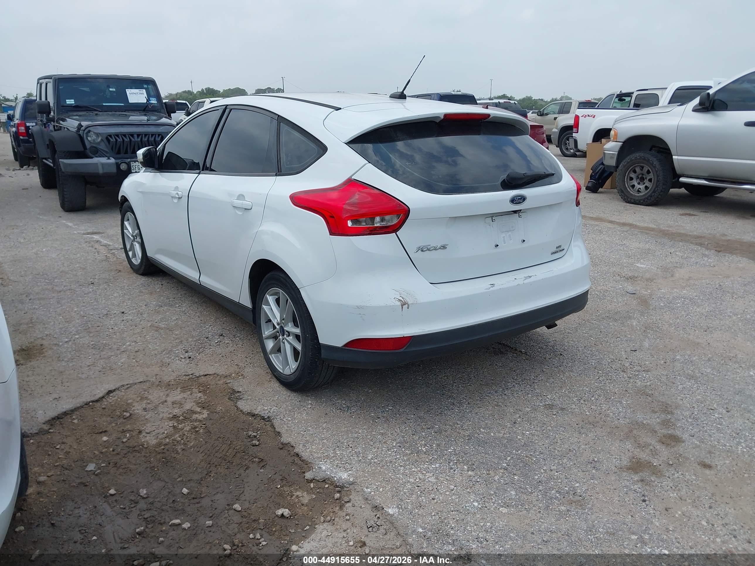 FORD FOCUS image 3