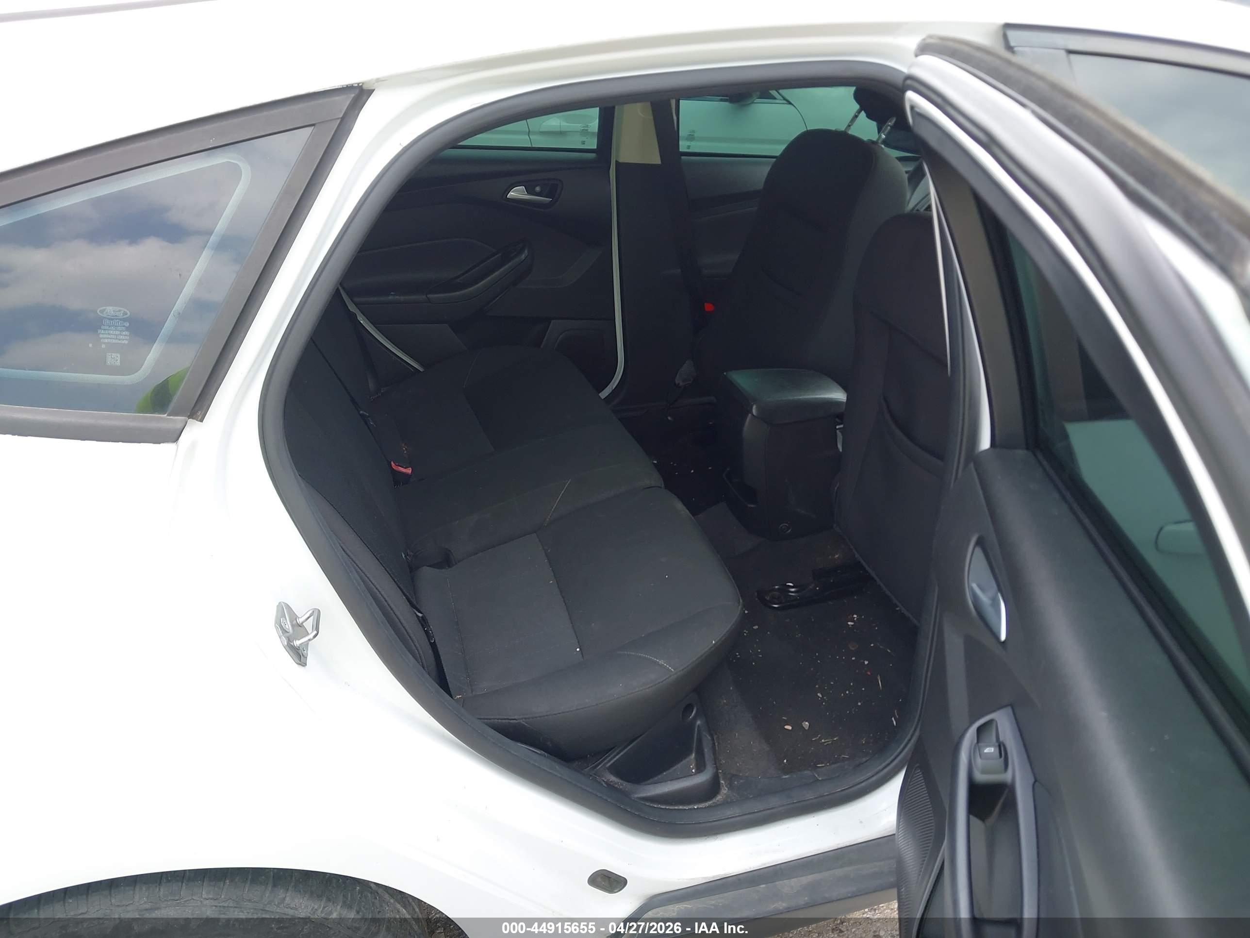 FORD FOCUS image 8