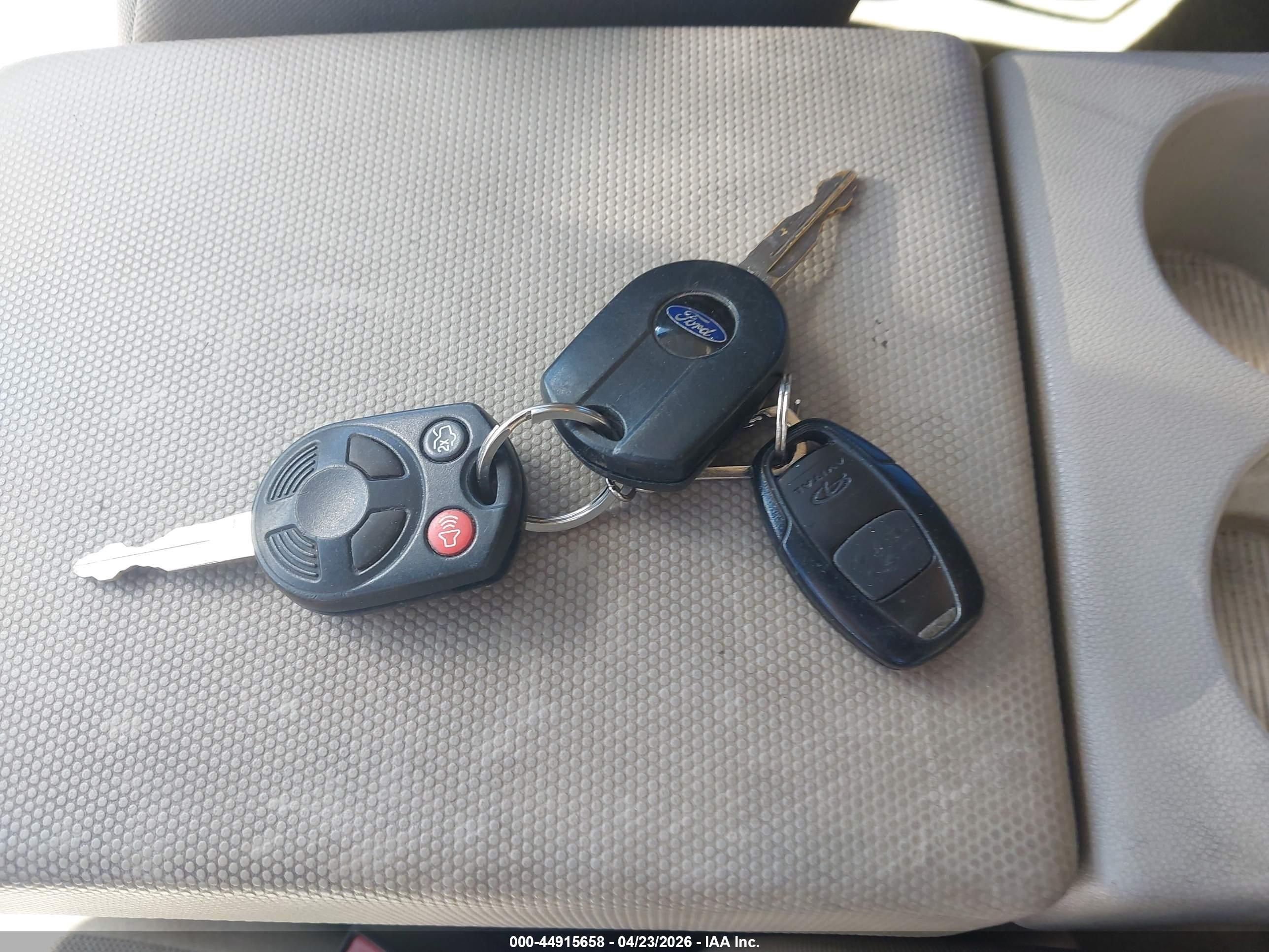 FORD ESCAPE image 11