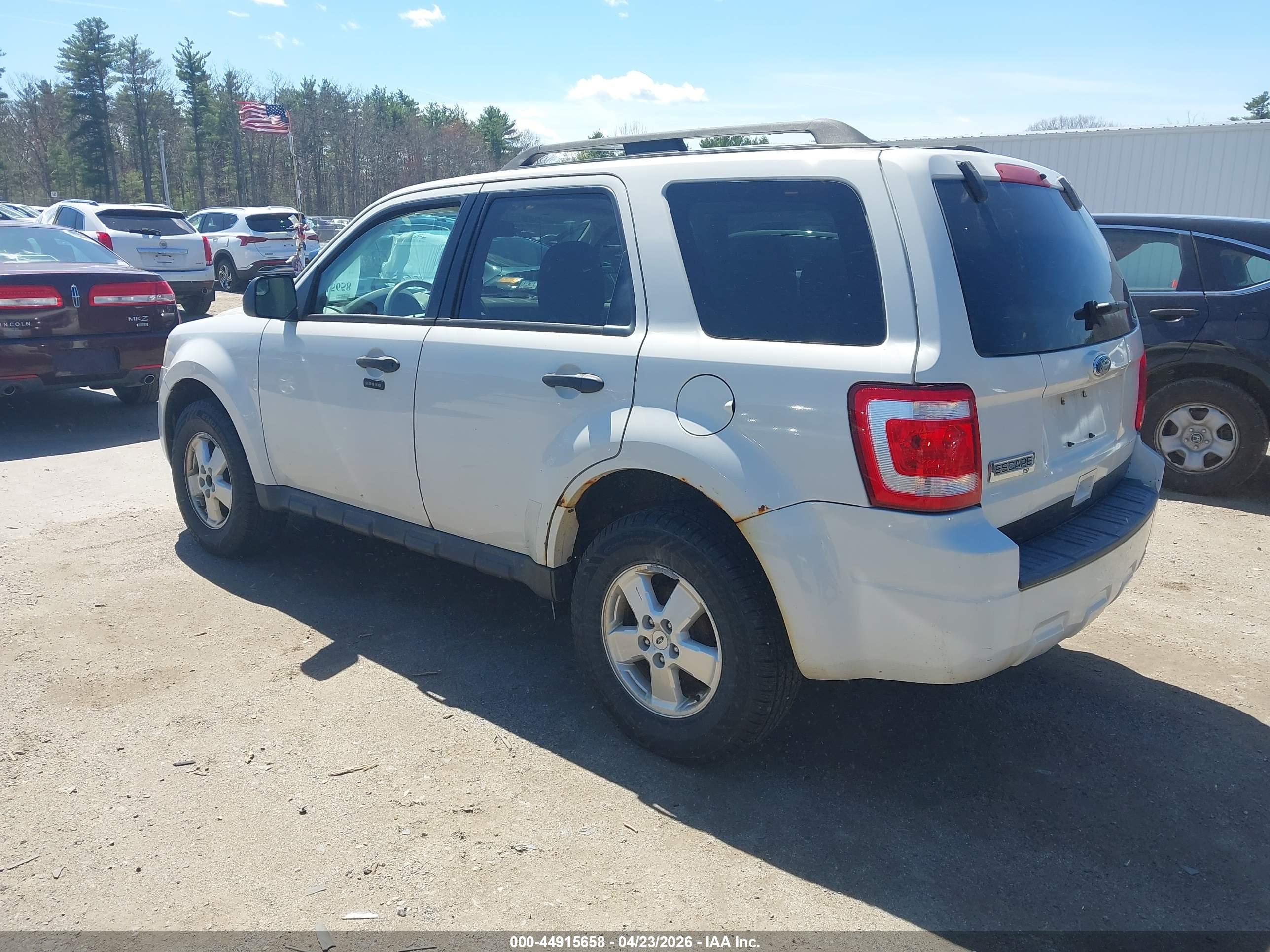 FORD ESCAPE image 3