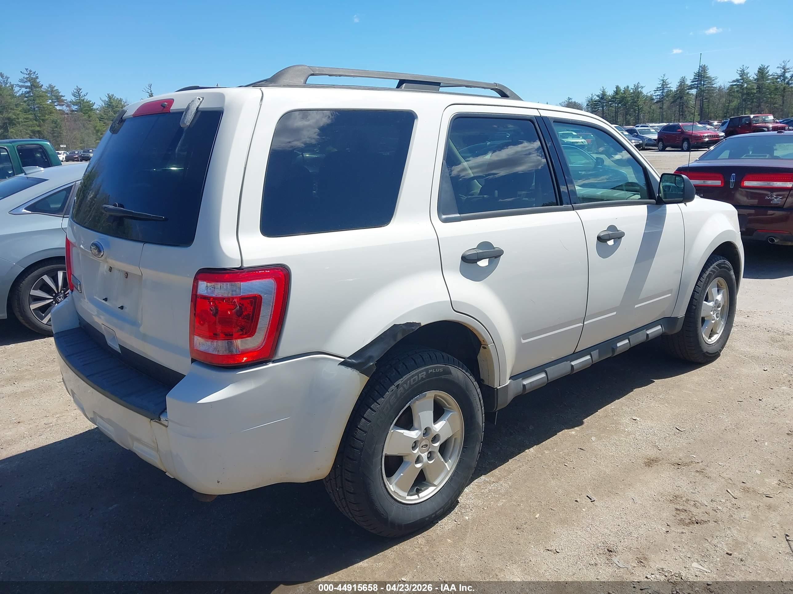 FORD ESCAPE image 4