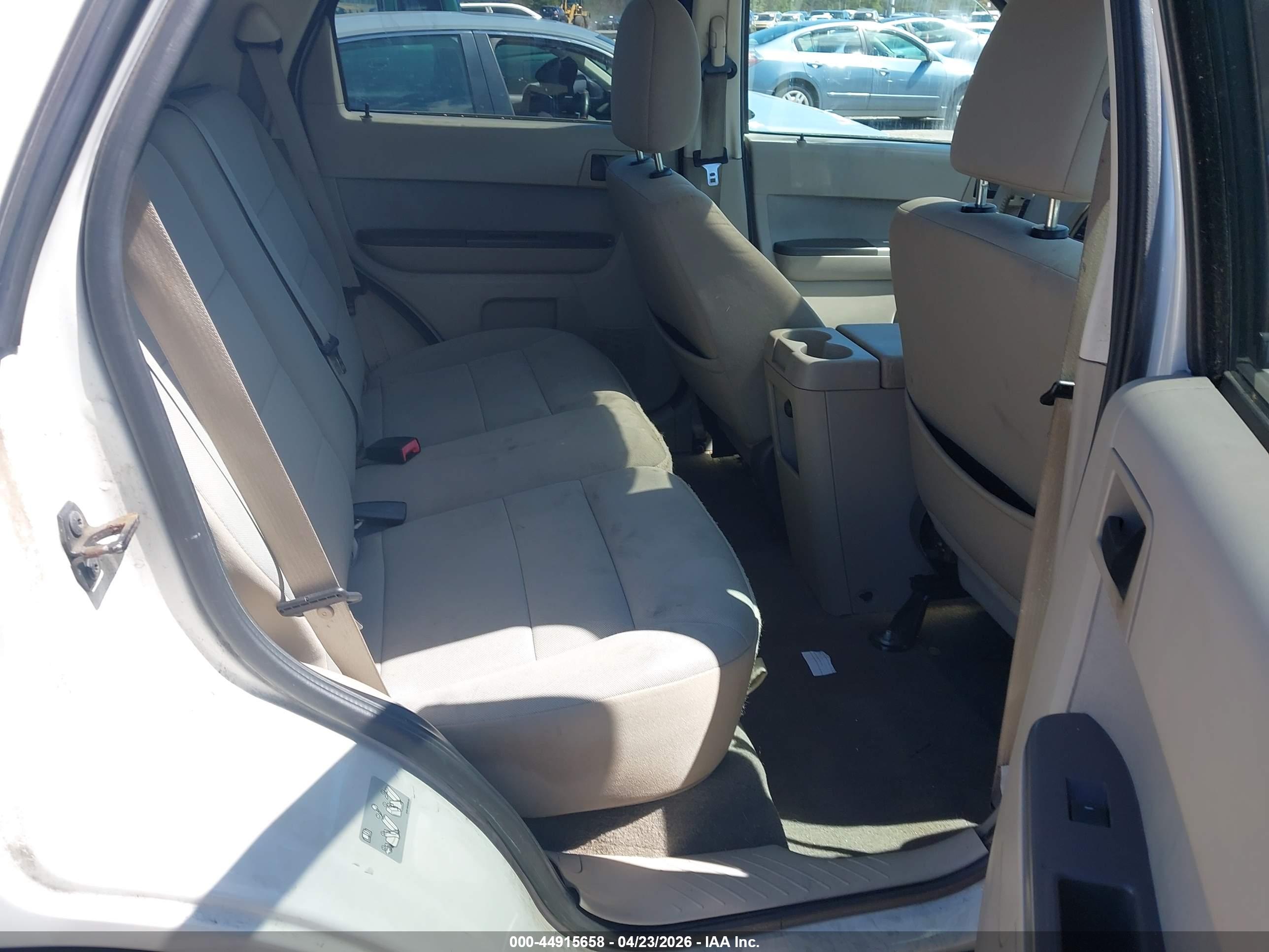 FORD ESCAPE image 8