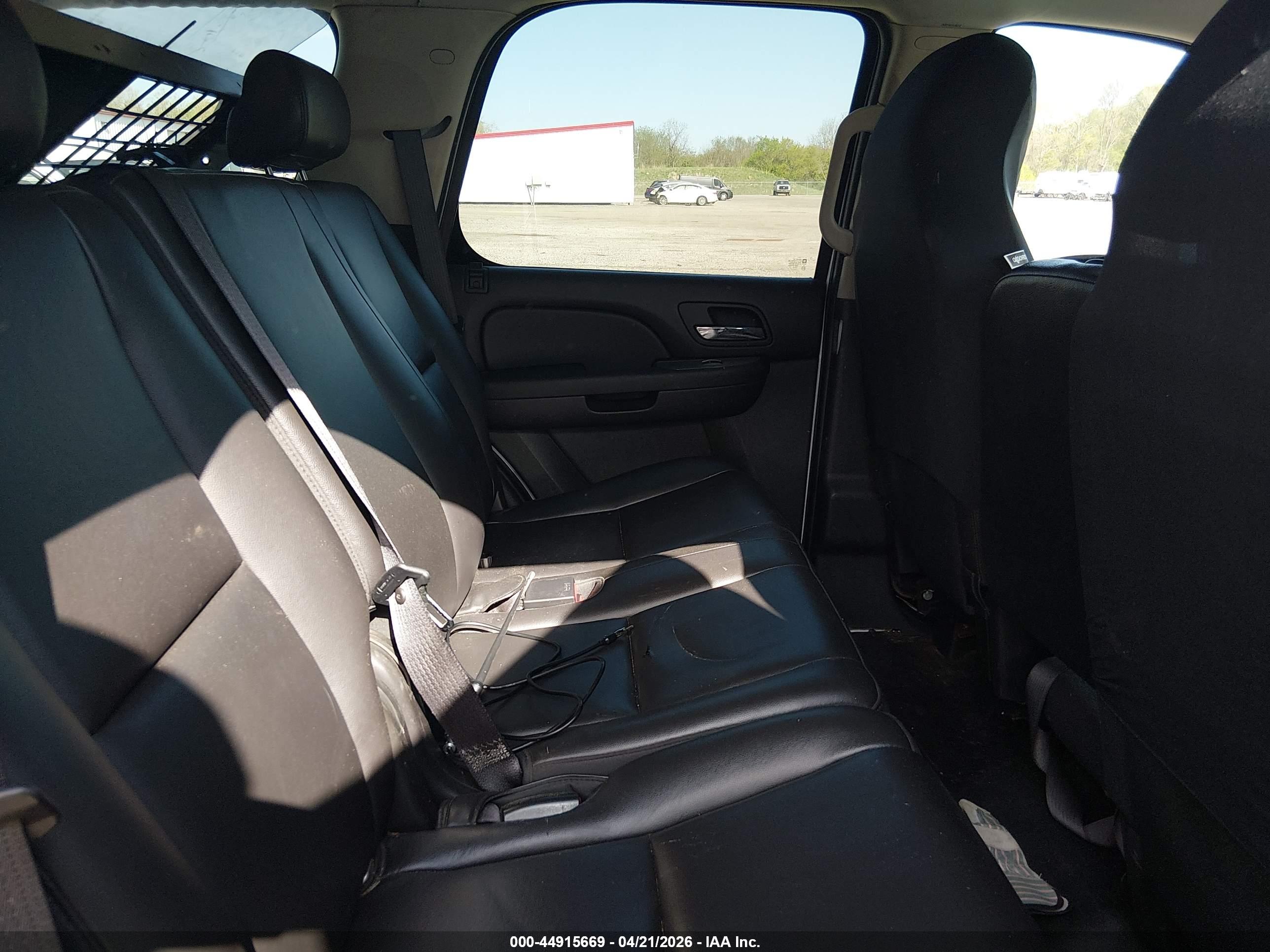 CHEVROLET TAHOE image 8
