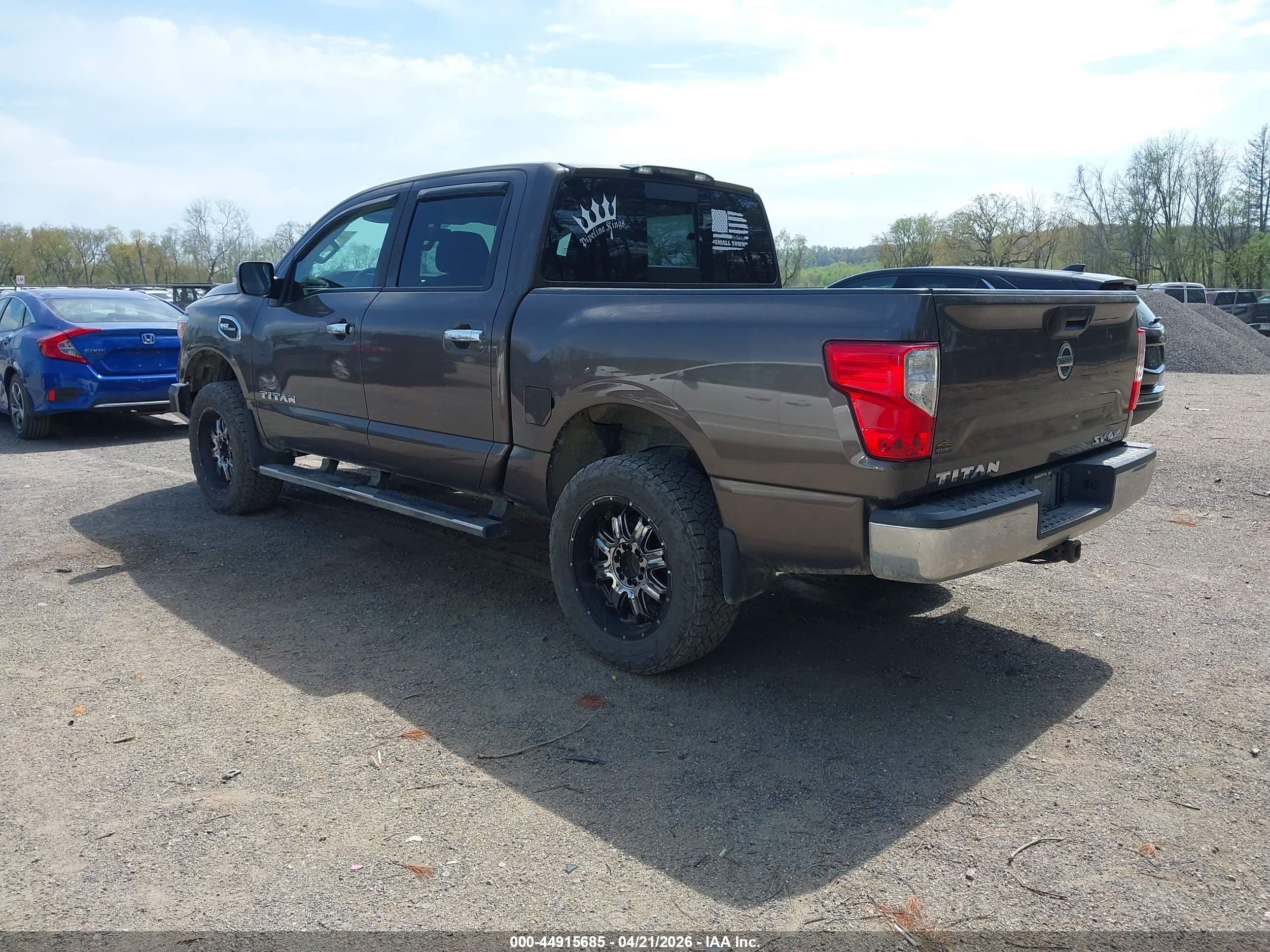 NISSAN TITAN image 3