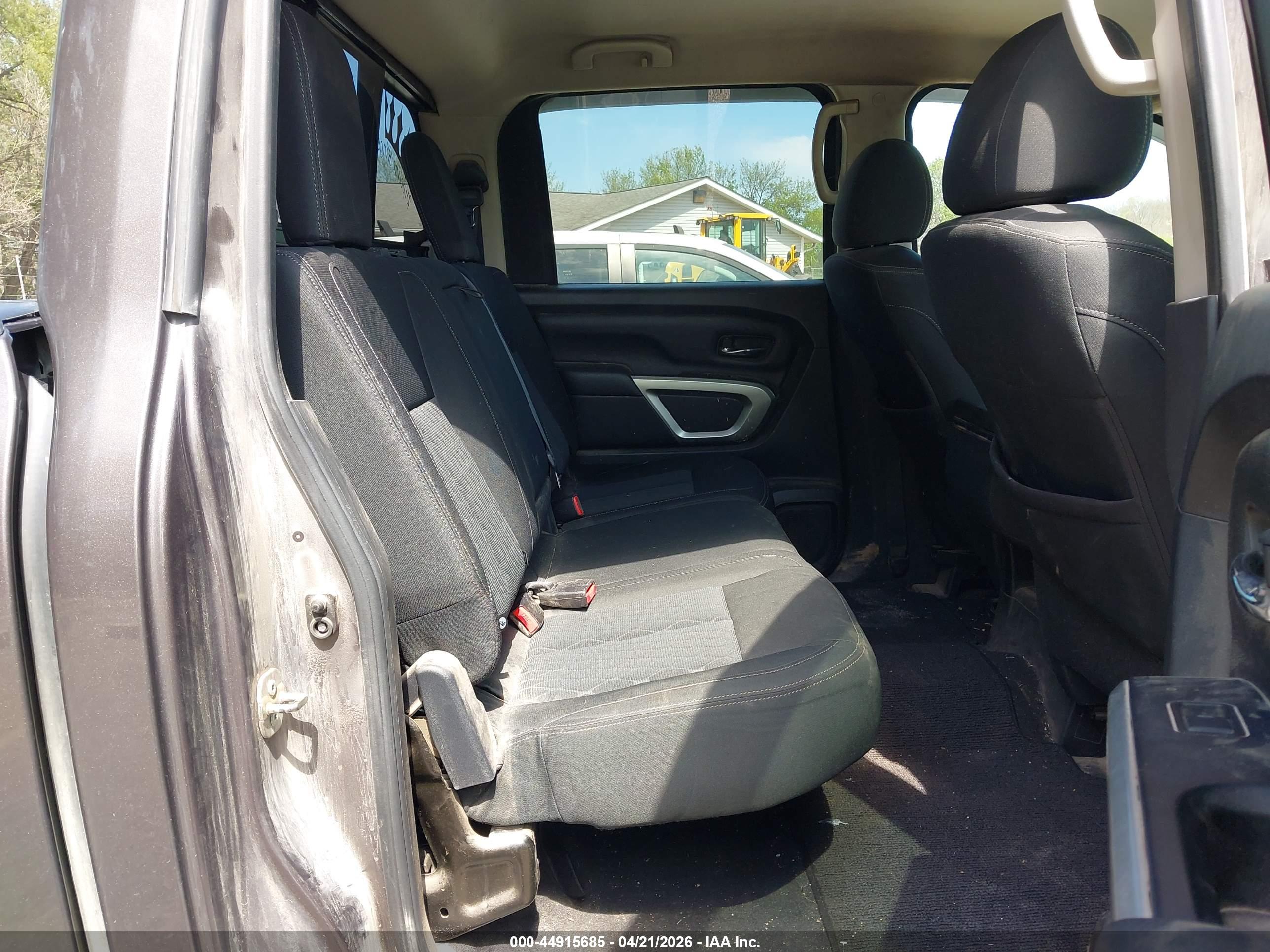 NISSAN TITAN image 8
