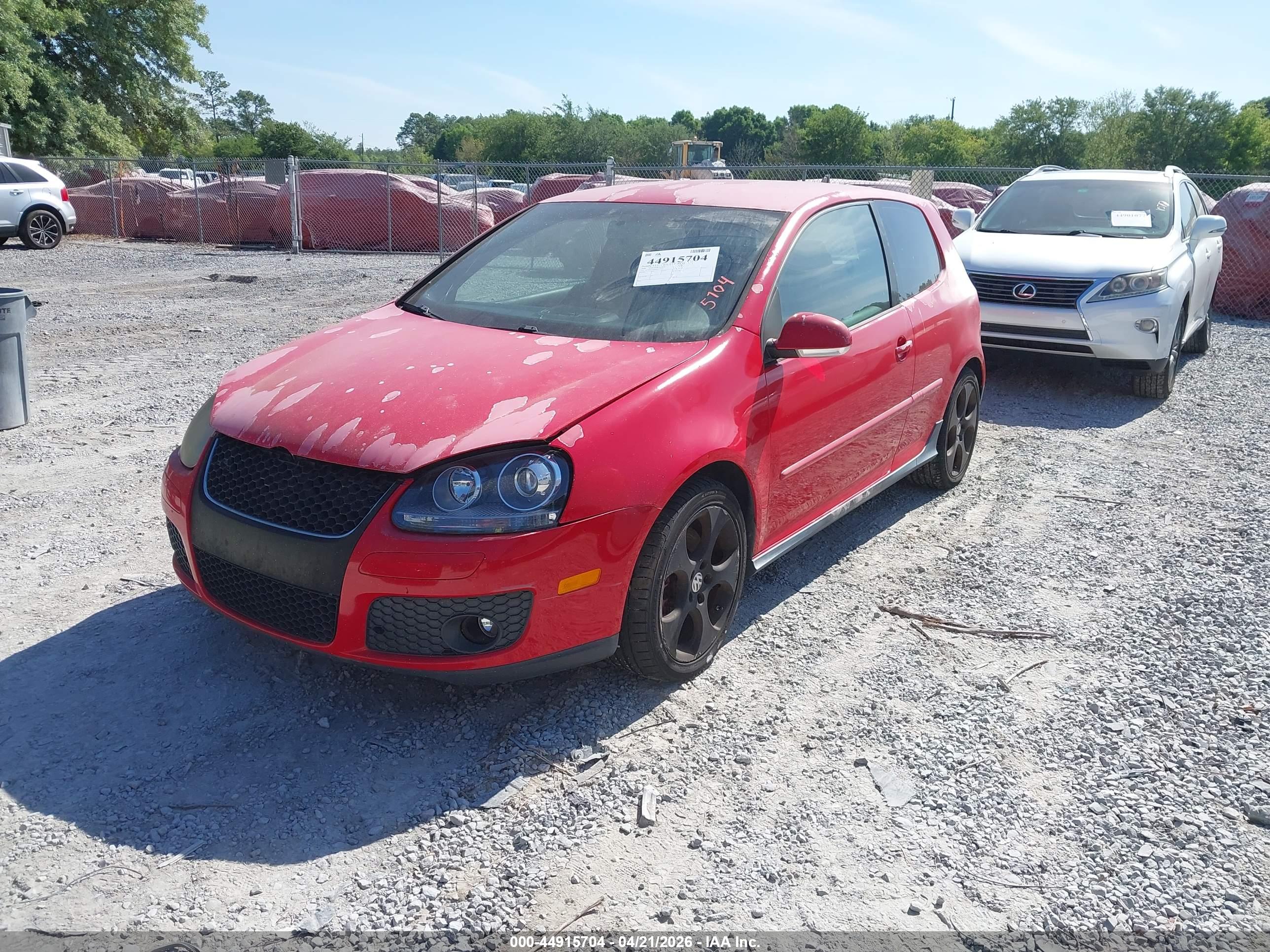 VOLKSWAGEN GTI image 2