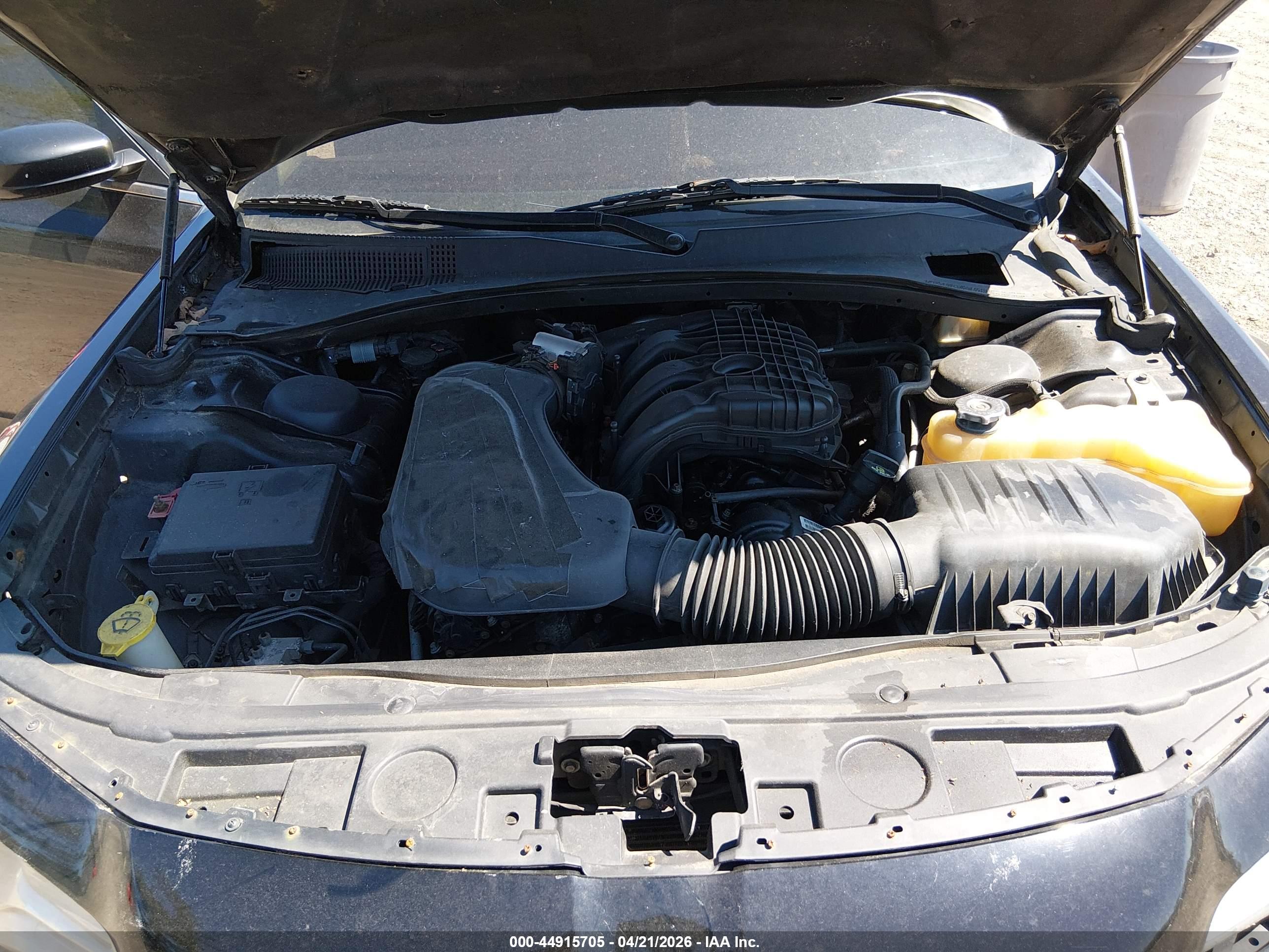 CHRYSLER 300 image 10