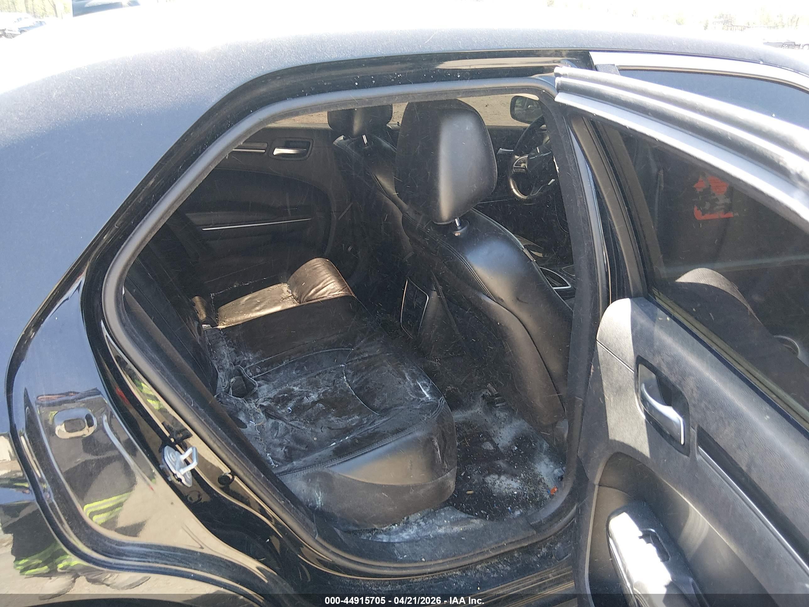 CHRYSLER 300 image 8