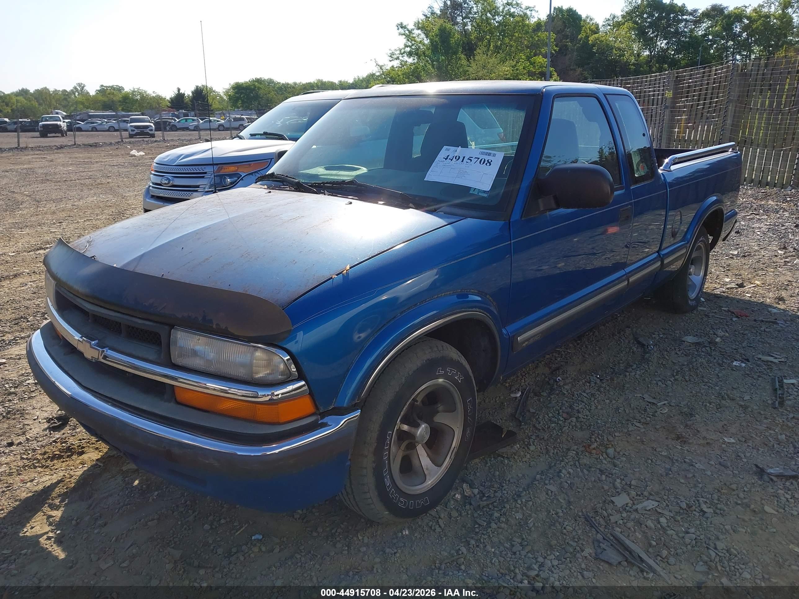 CHEVROLET S-10 image 2