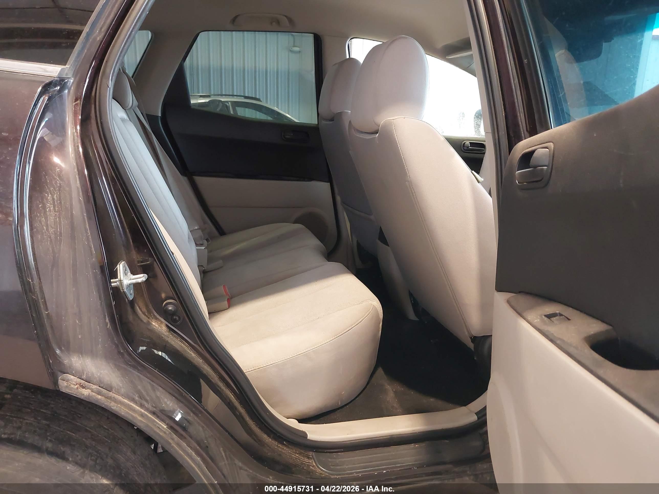 MAZDA CX-7 image 8