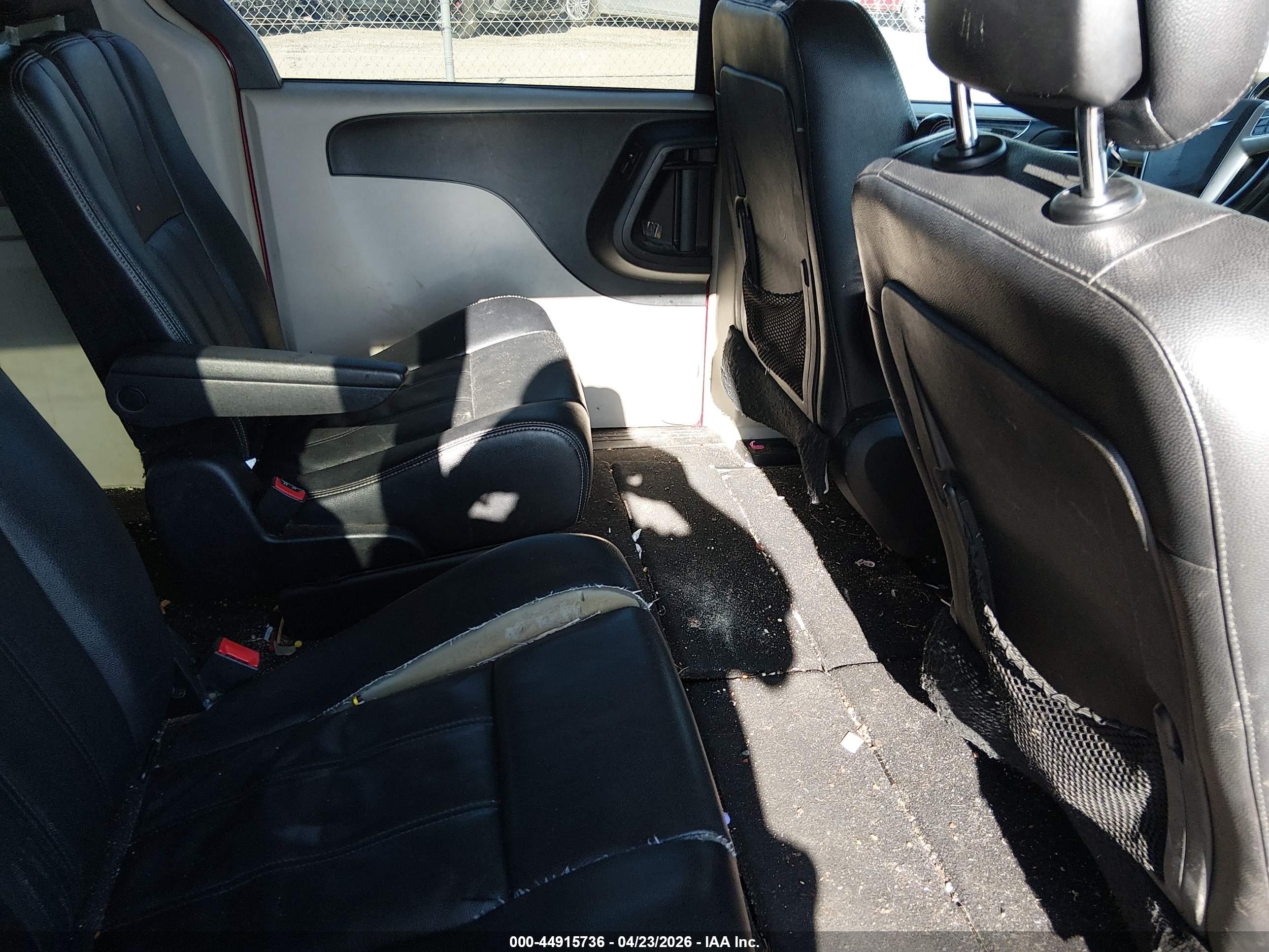 CHRYSLER TOWN image 8