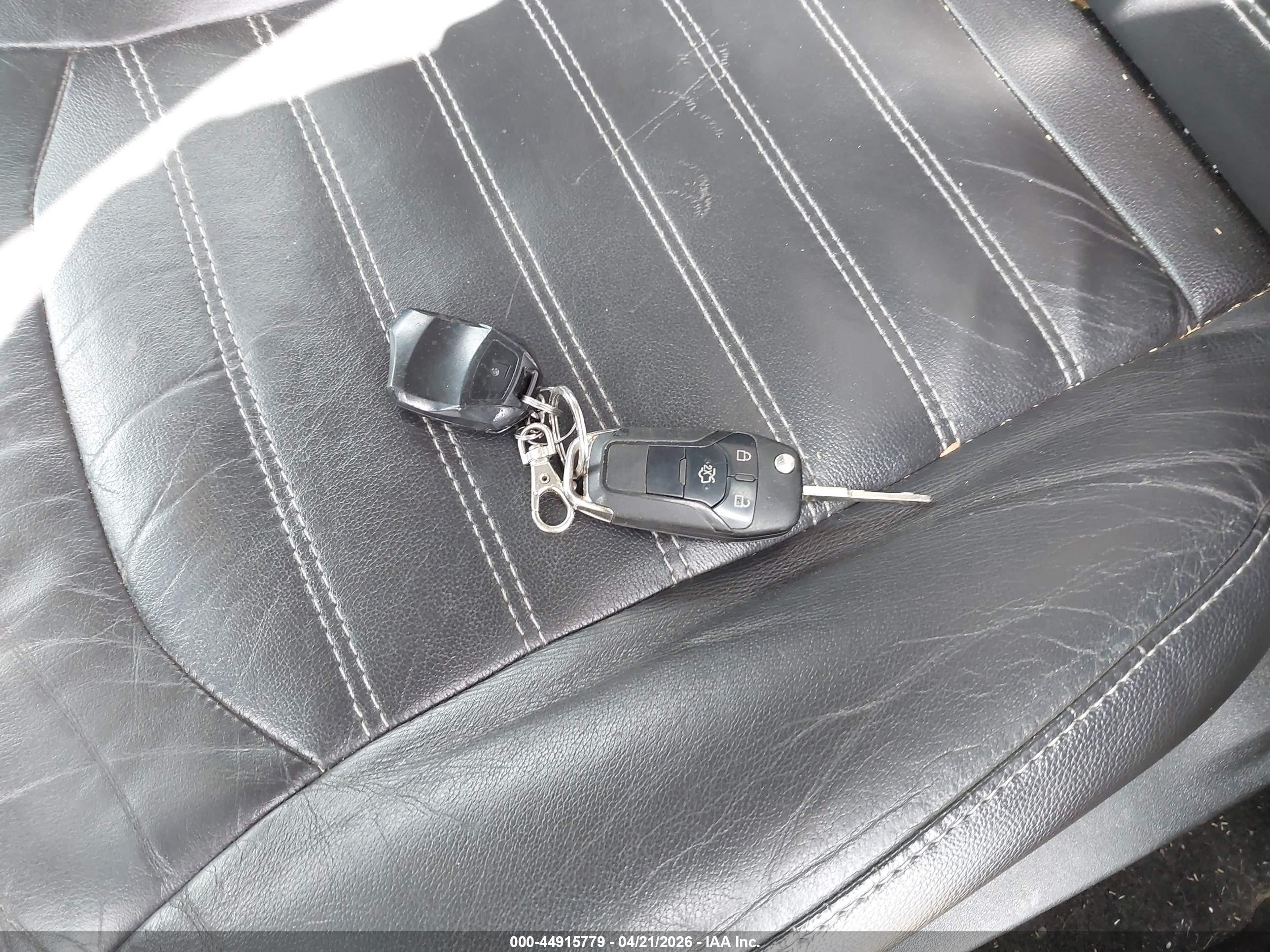 FORD FUSION image 11
